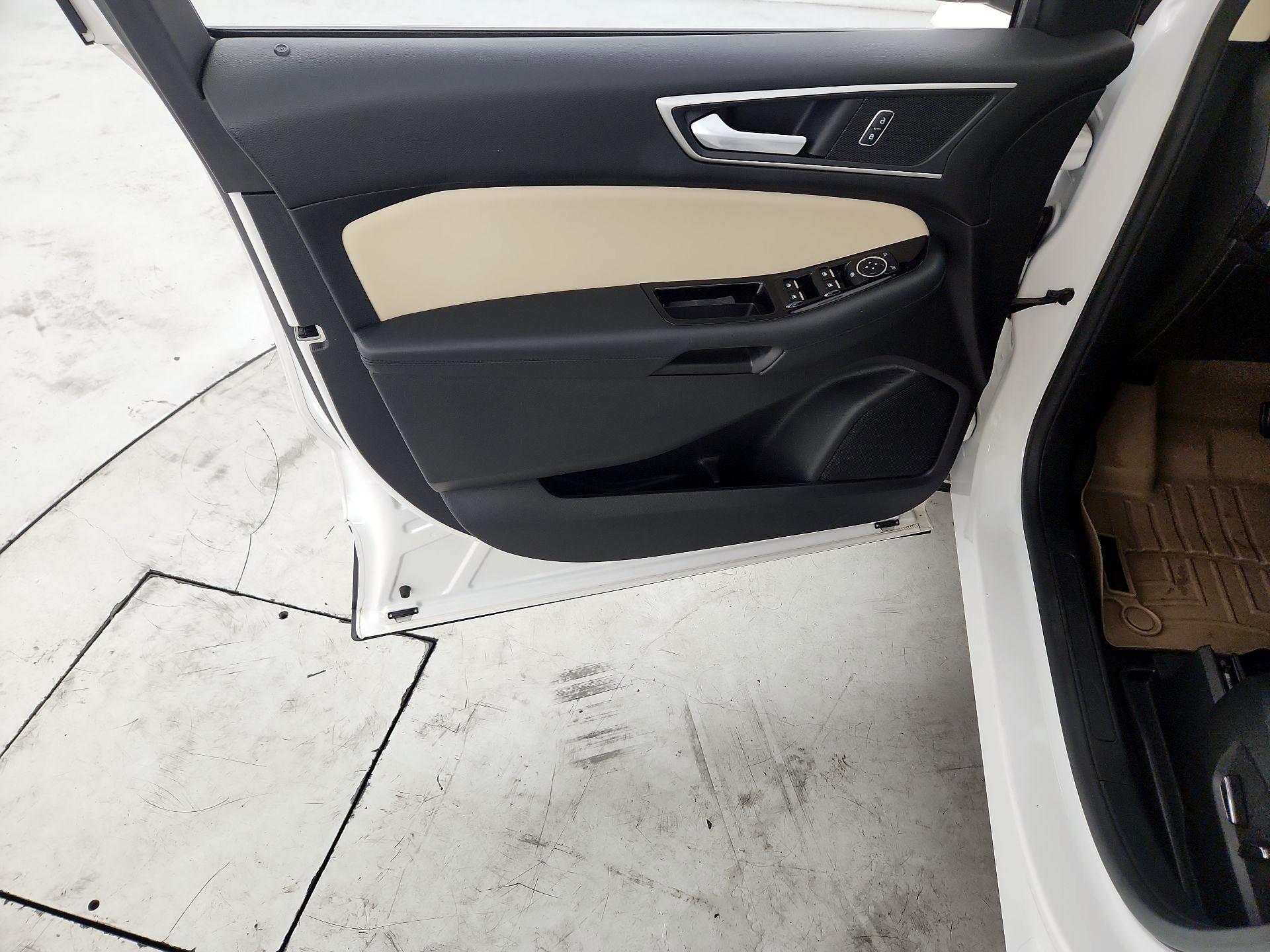 Thumbnail: 2019 Ford Edge - 12
