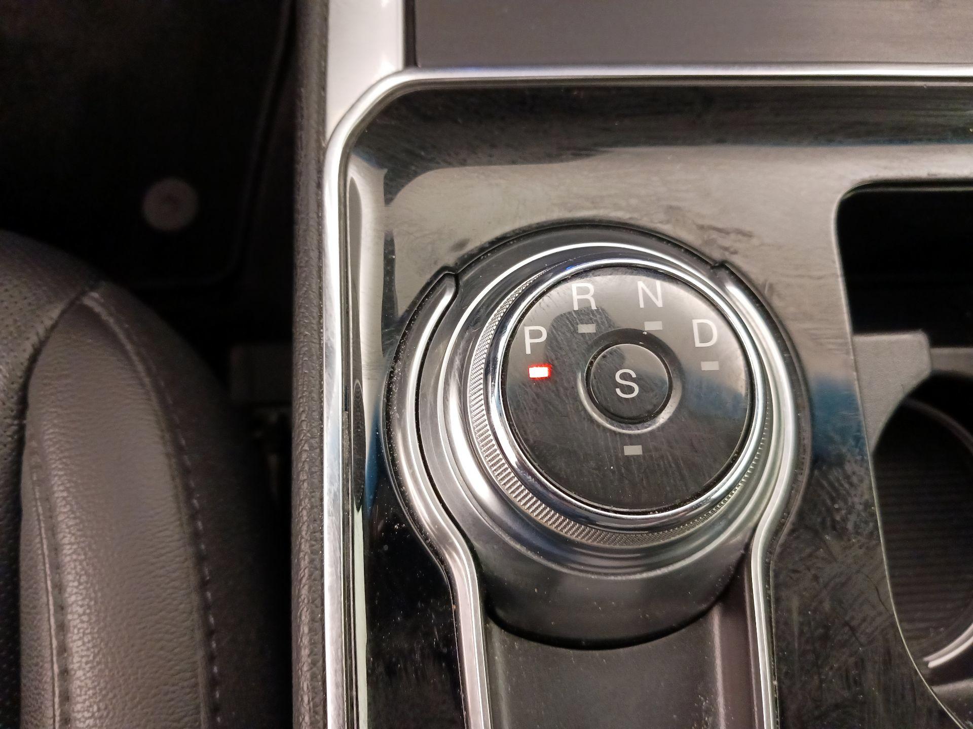 Thumbnail: 2019 Ford Edge - 18