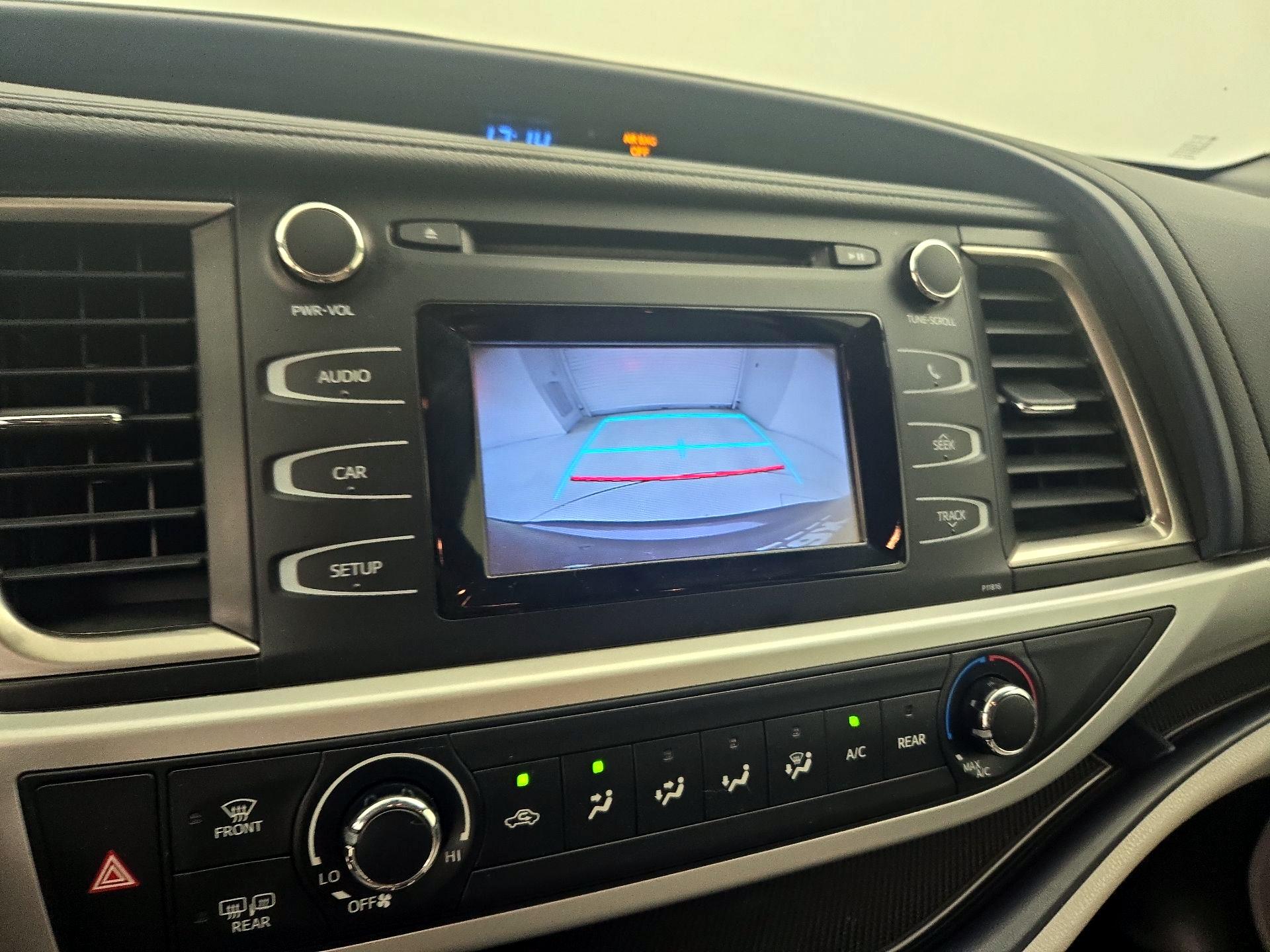 Thumbnail: 2019 Toyota Highlander - 14
