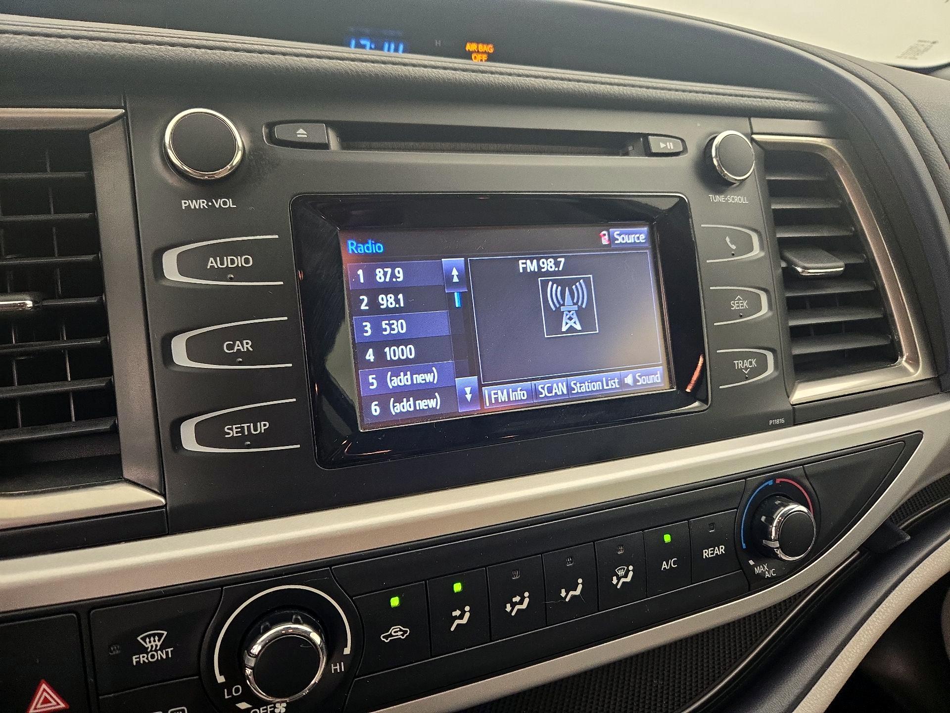 Thumbnail: 2019 Toyota Highlander - 15