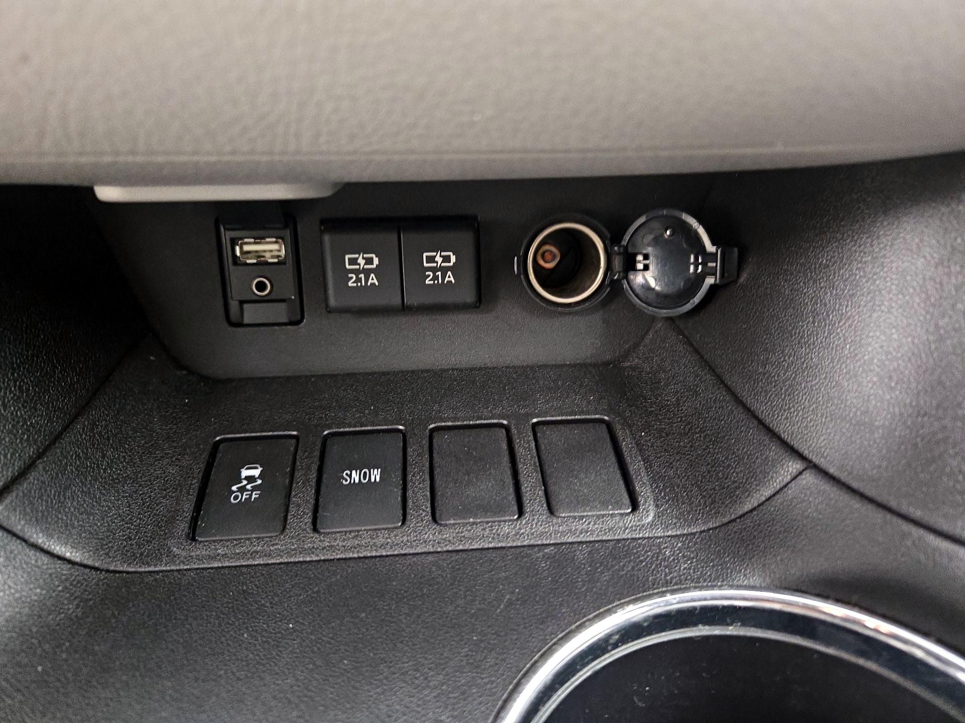 Thumbnail: 2019 Toyota Highlander - 18