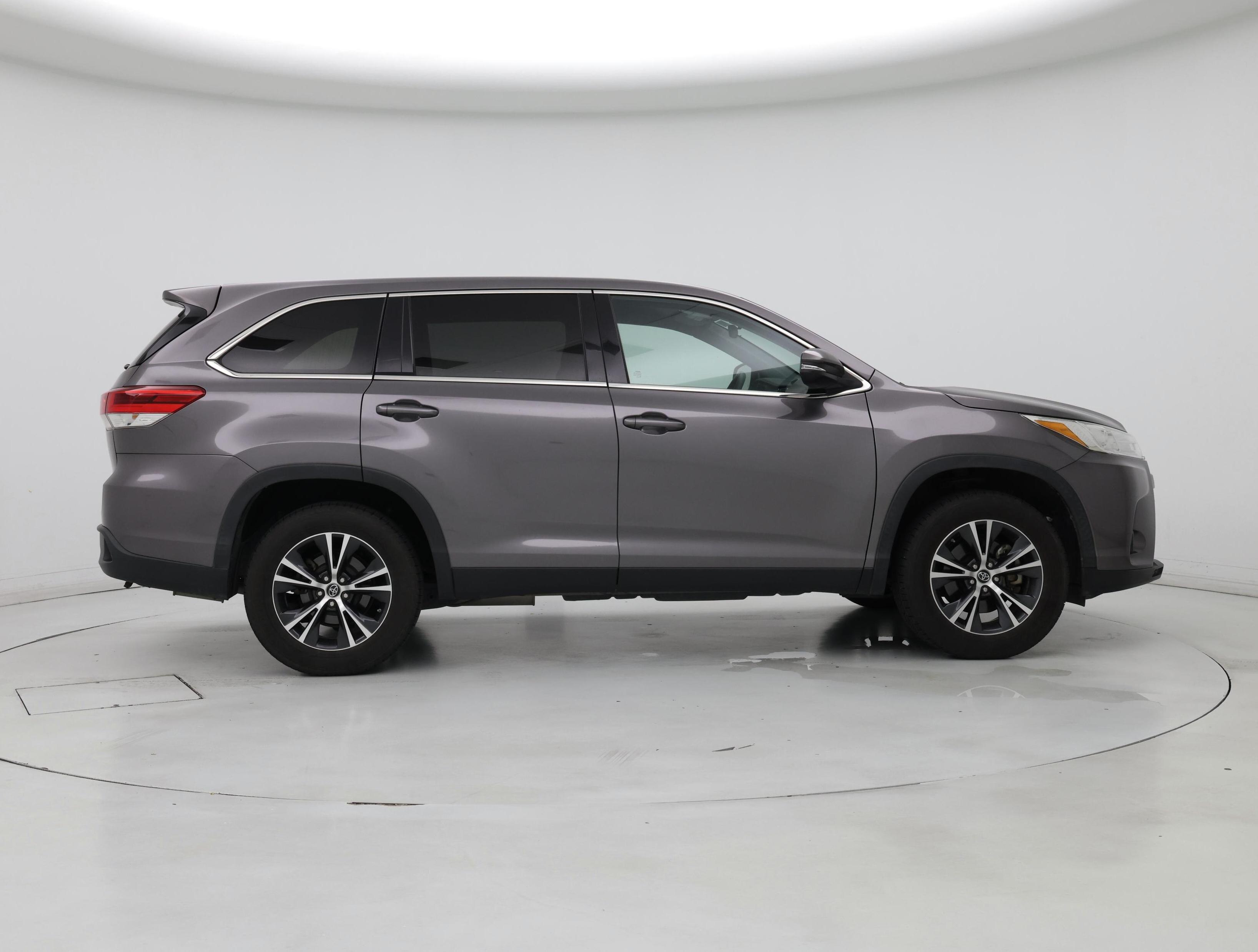 Thumbnail: 2019 Toyota Highlander - 7