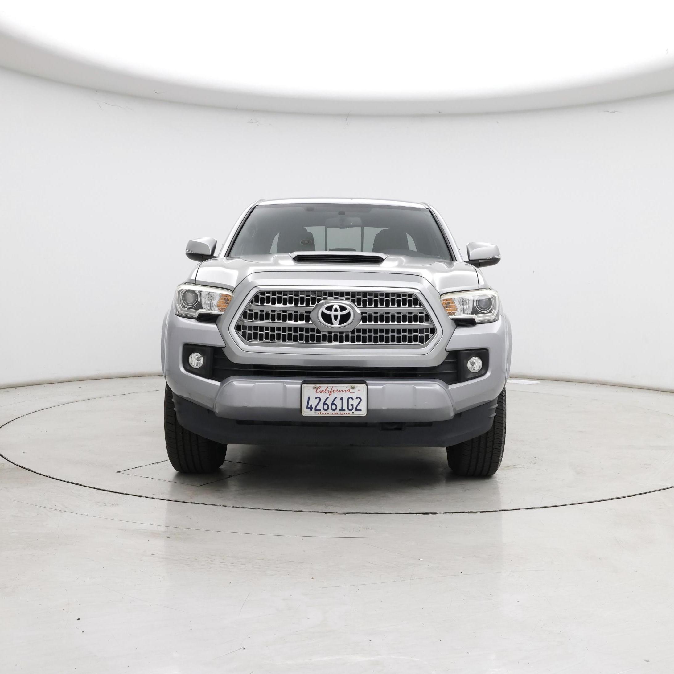 Thumbnail: 2017 Toyota Tacoma - 5