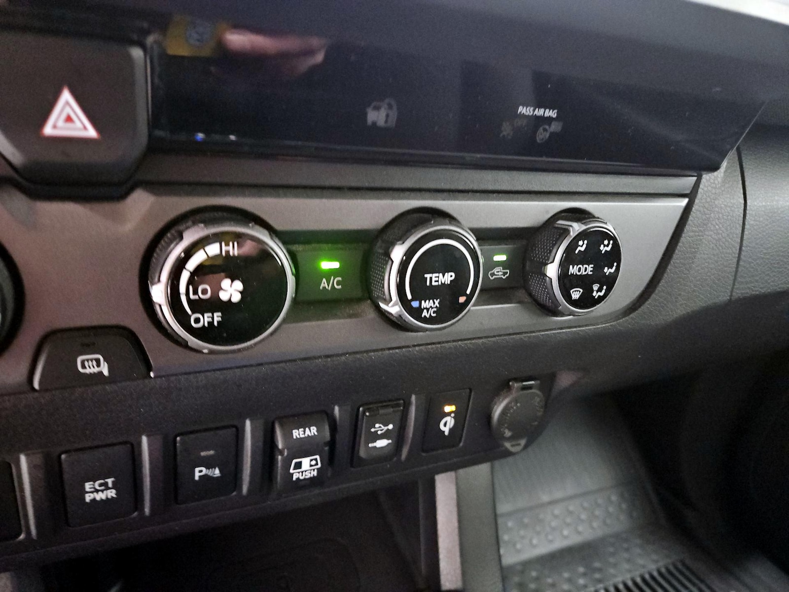 2018 Toyota Tacoma TRD Off Road - Photo 18