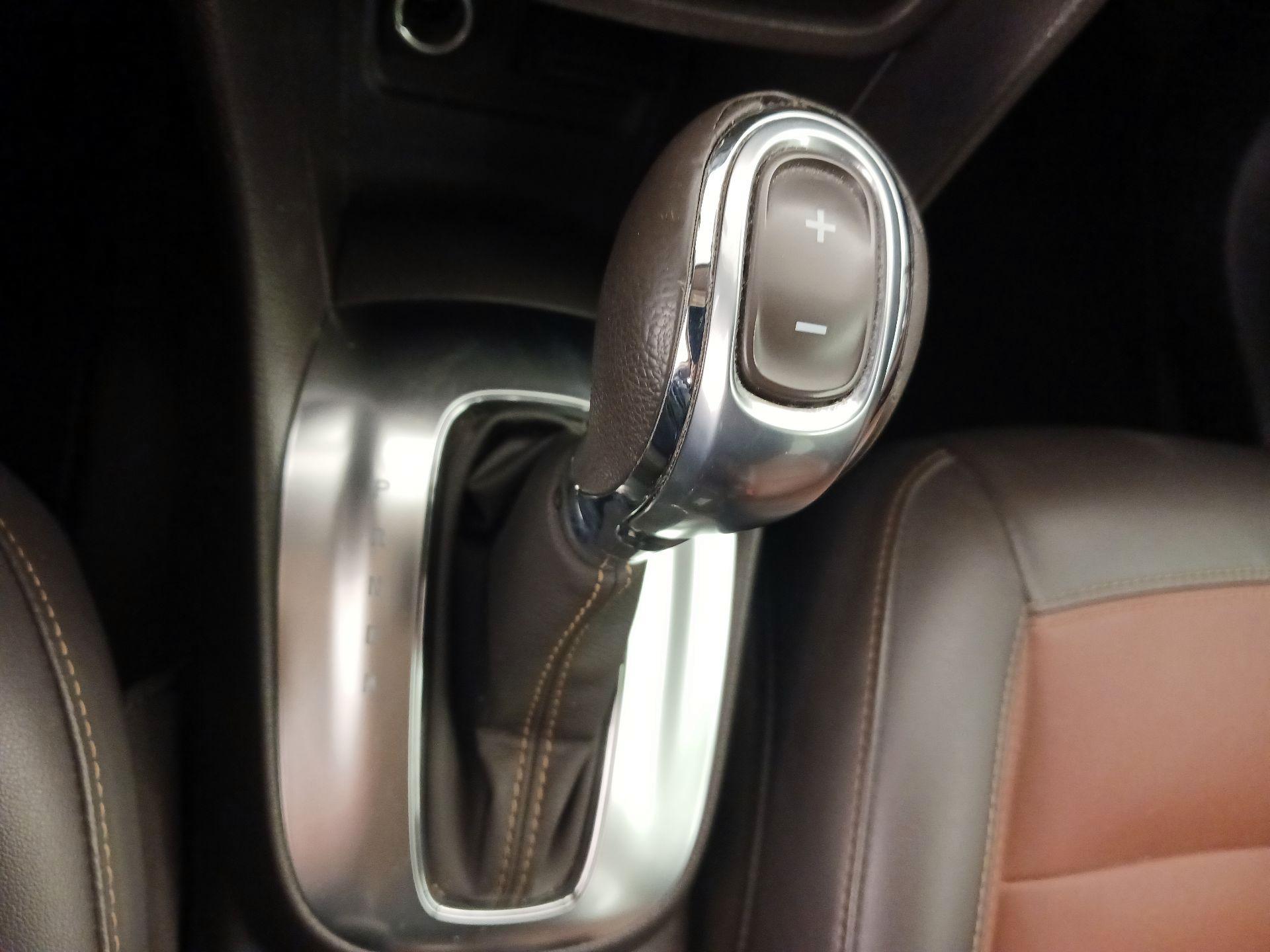 Thumbnail: 2015 Buick Encore - 17
