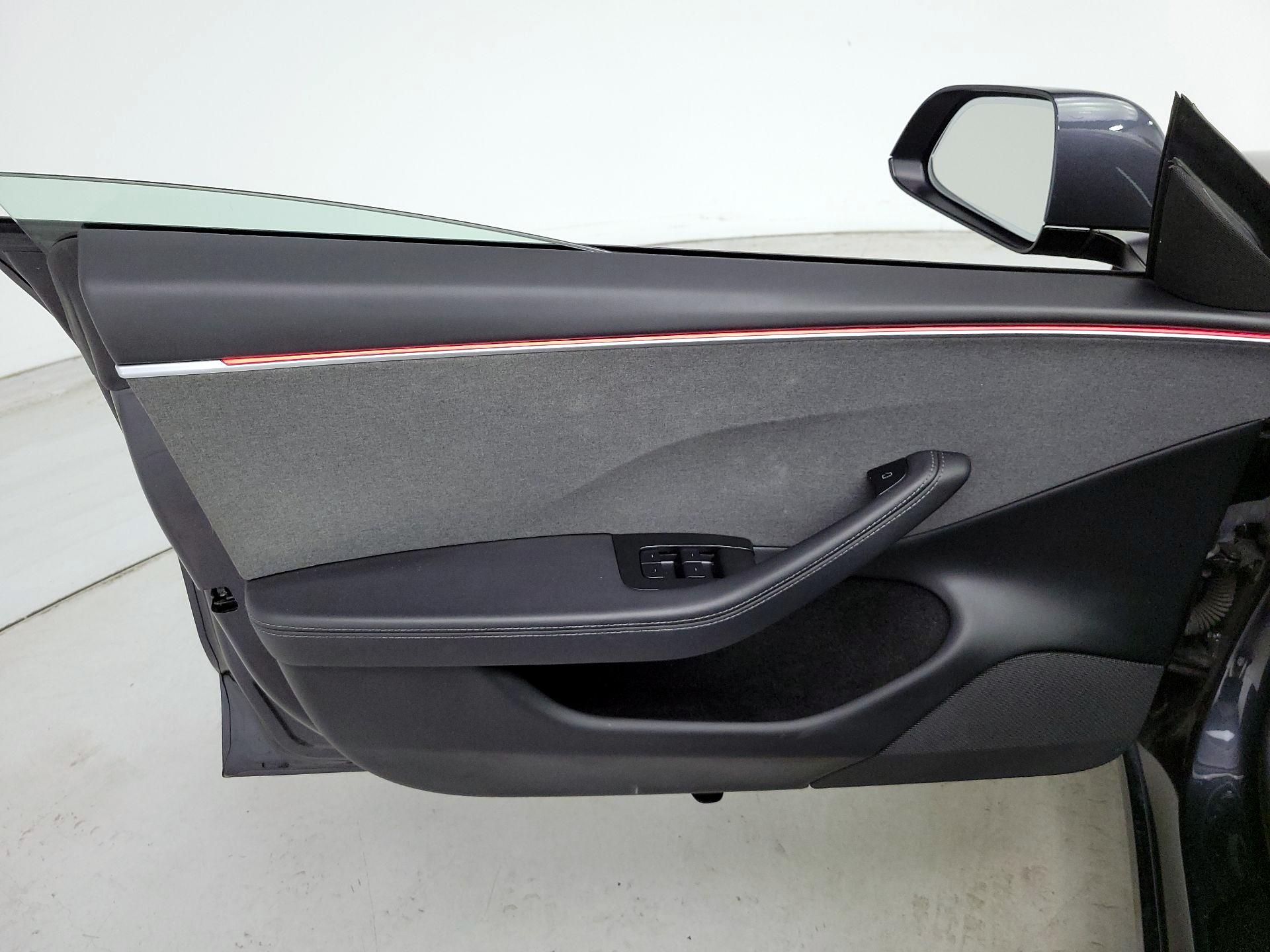 Thumbnail: 2025 Tesla Model 3 - 12