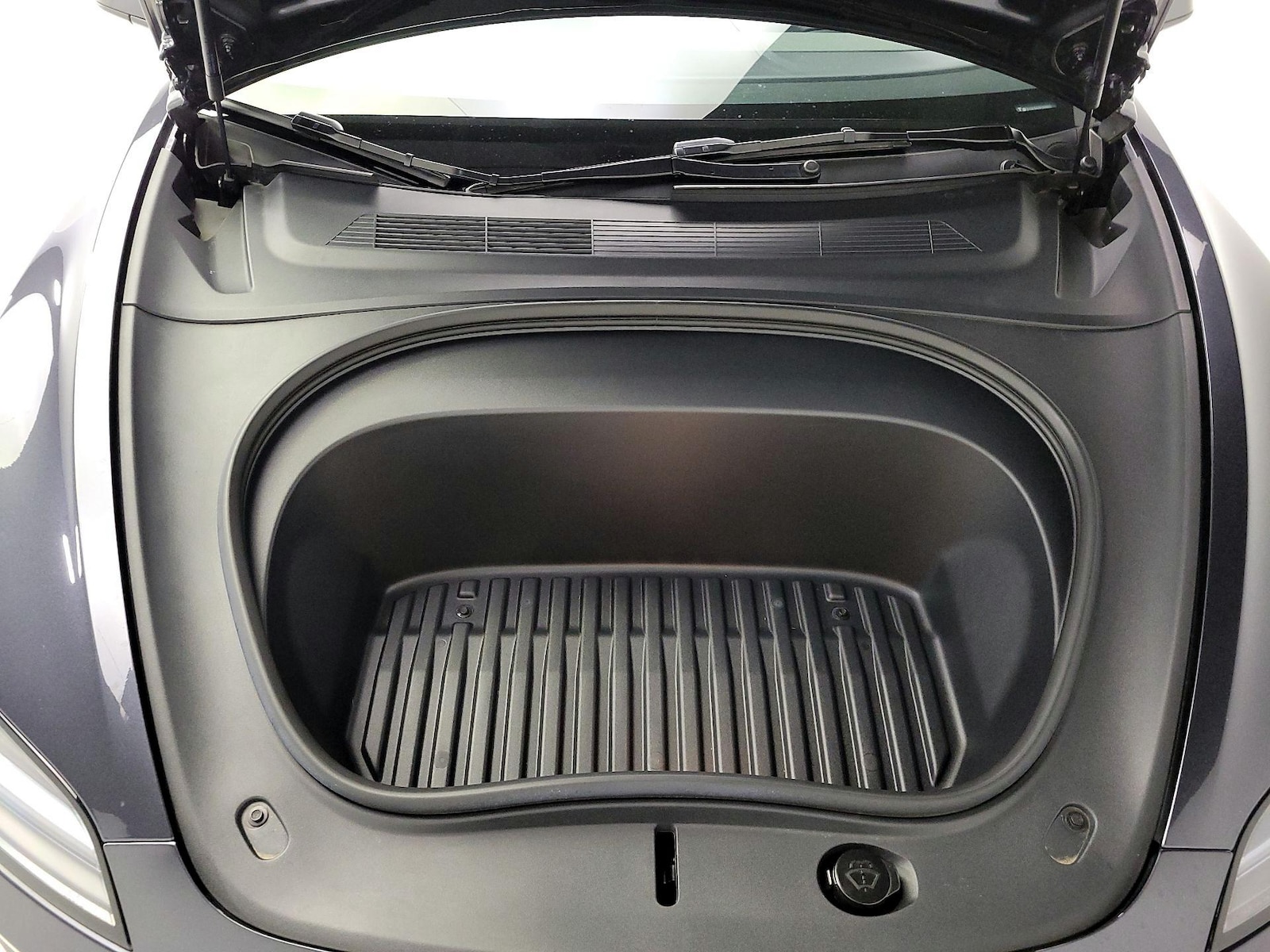 2025 Tesla Model 3 Long Range - Photo 23