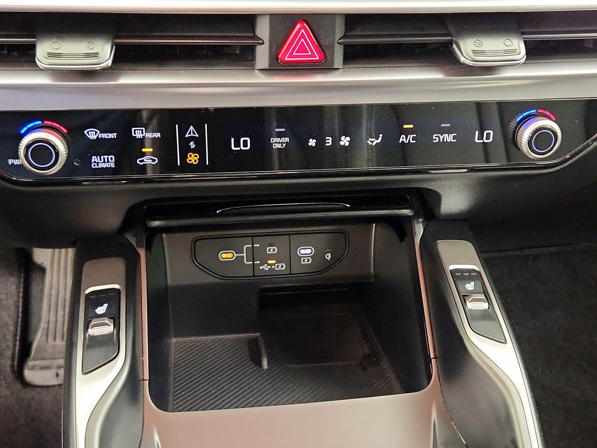 Thumbnail: 2025 Kia Sorento - 17