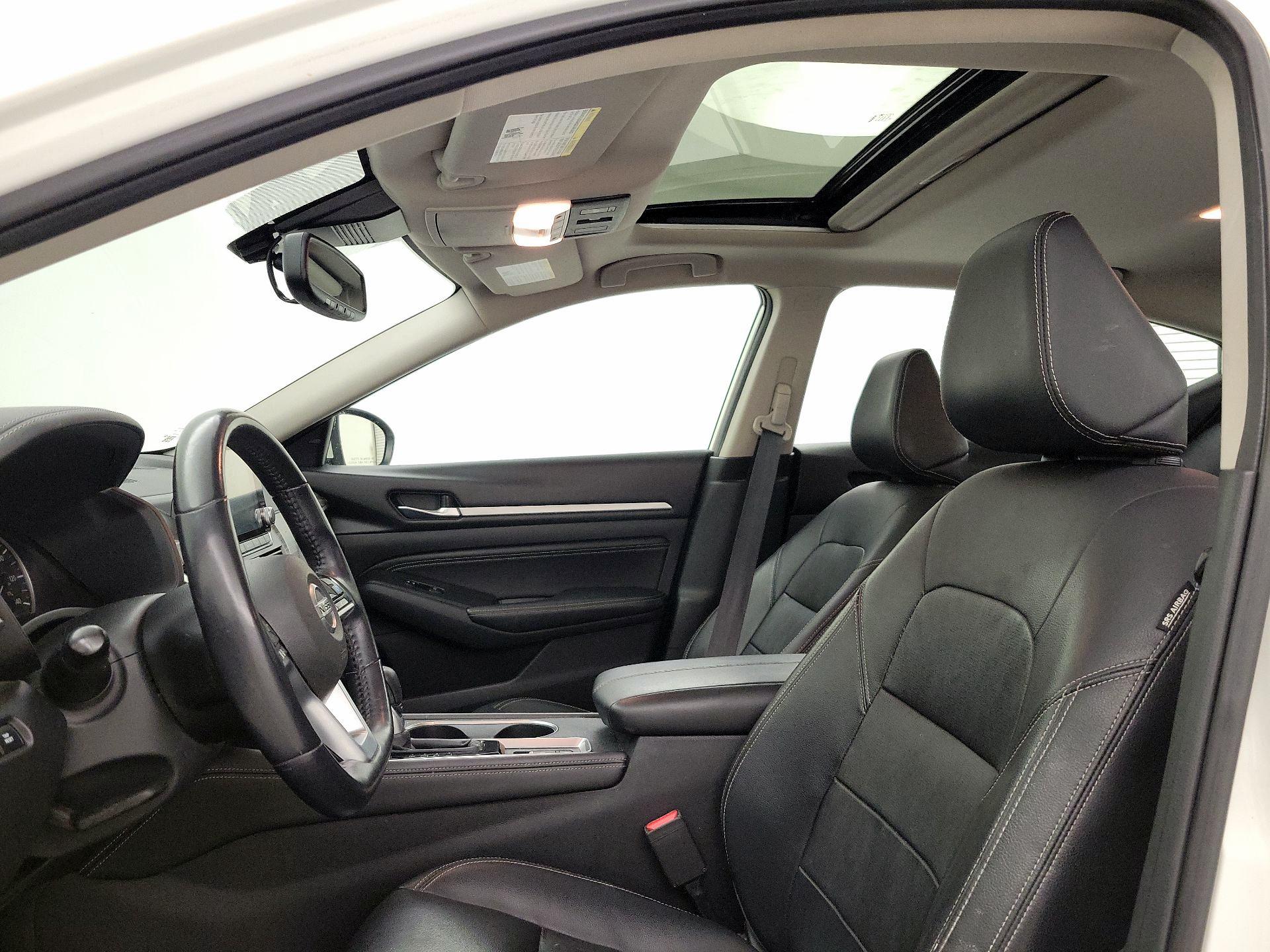 Thumbnail: 2019 Nissan Altima - 19