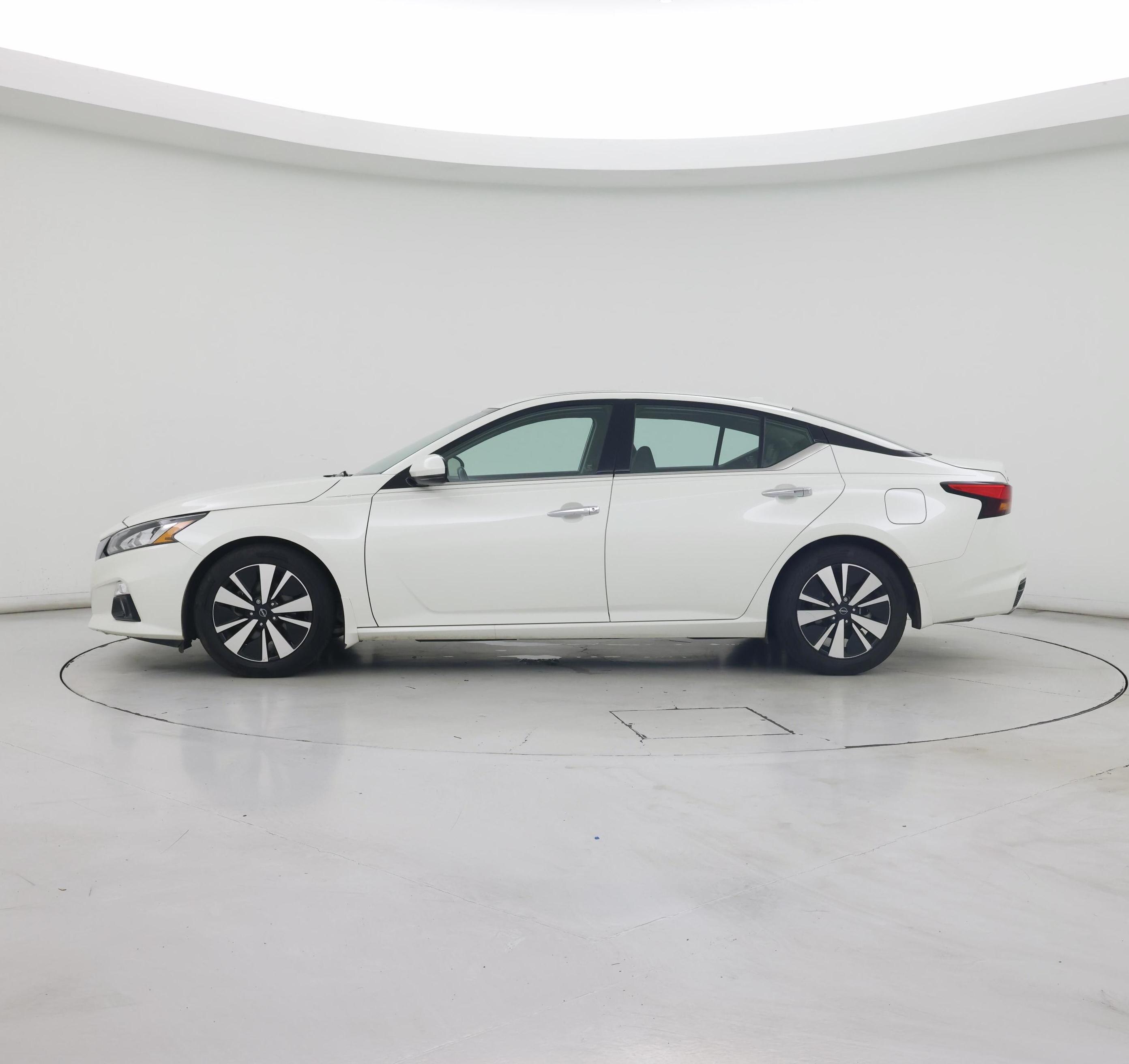 Thumbnail: 2019 Nissan Altima - 3