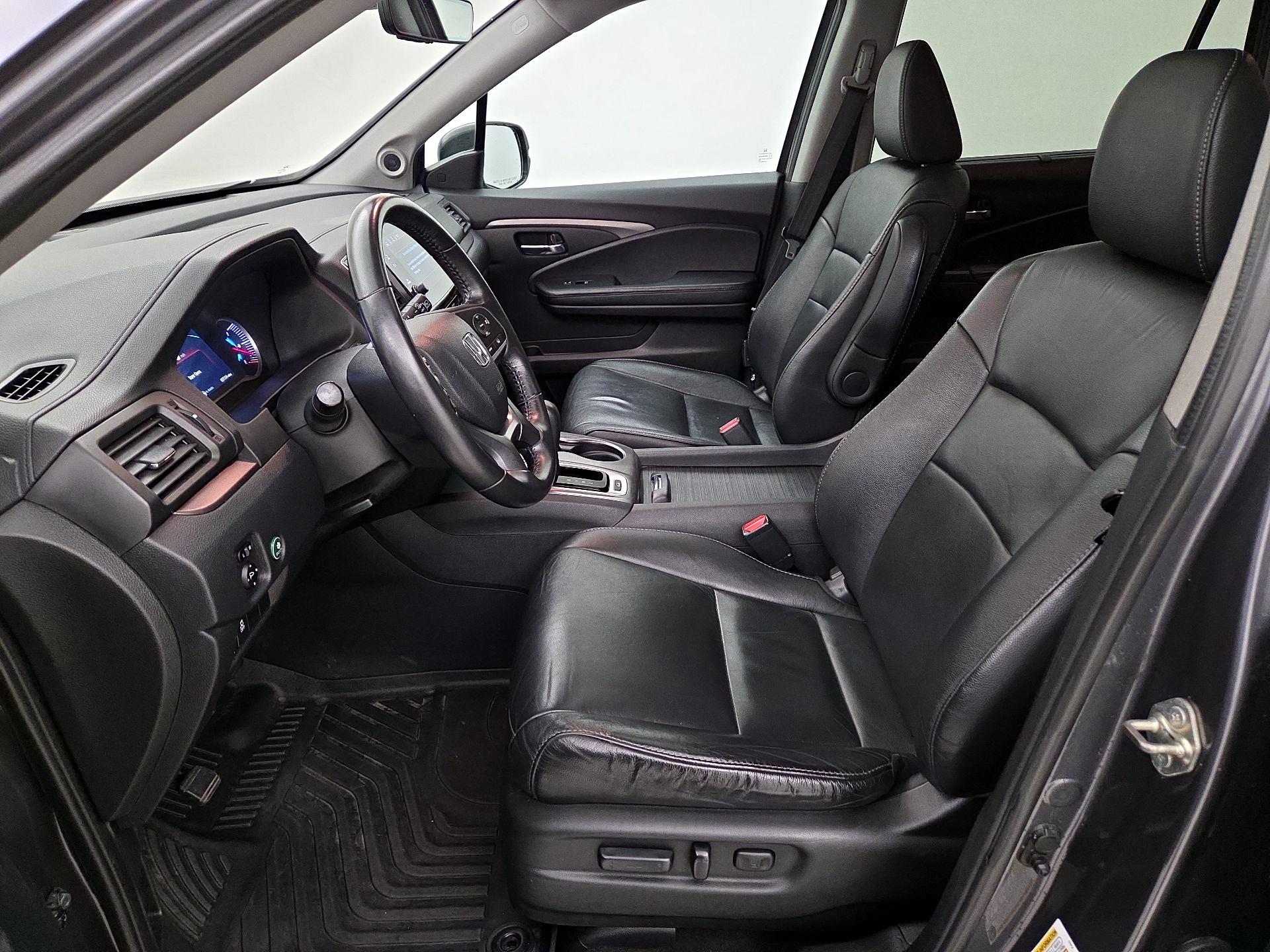 Thumbnail: 2019 Honda Pilot - 11