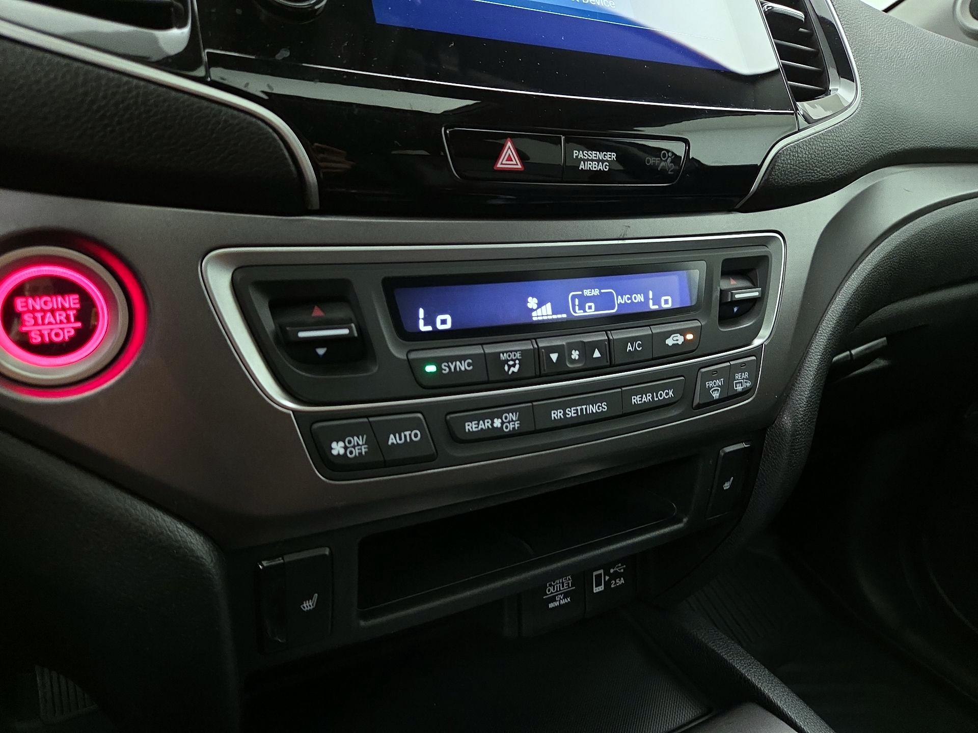 Thumbnail: 2019 Honda Pilot - 16