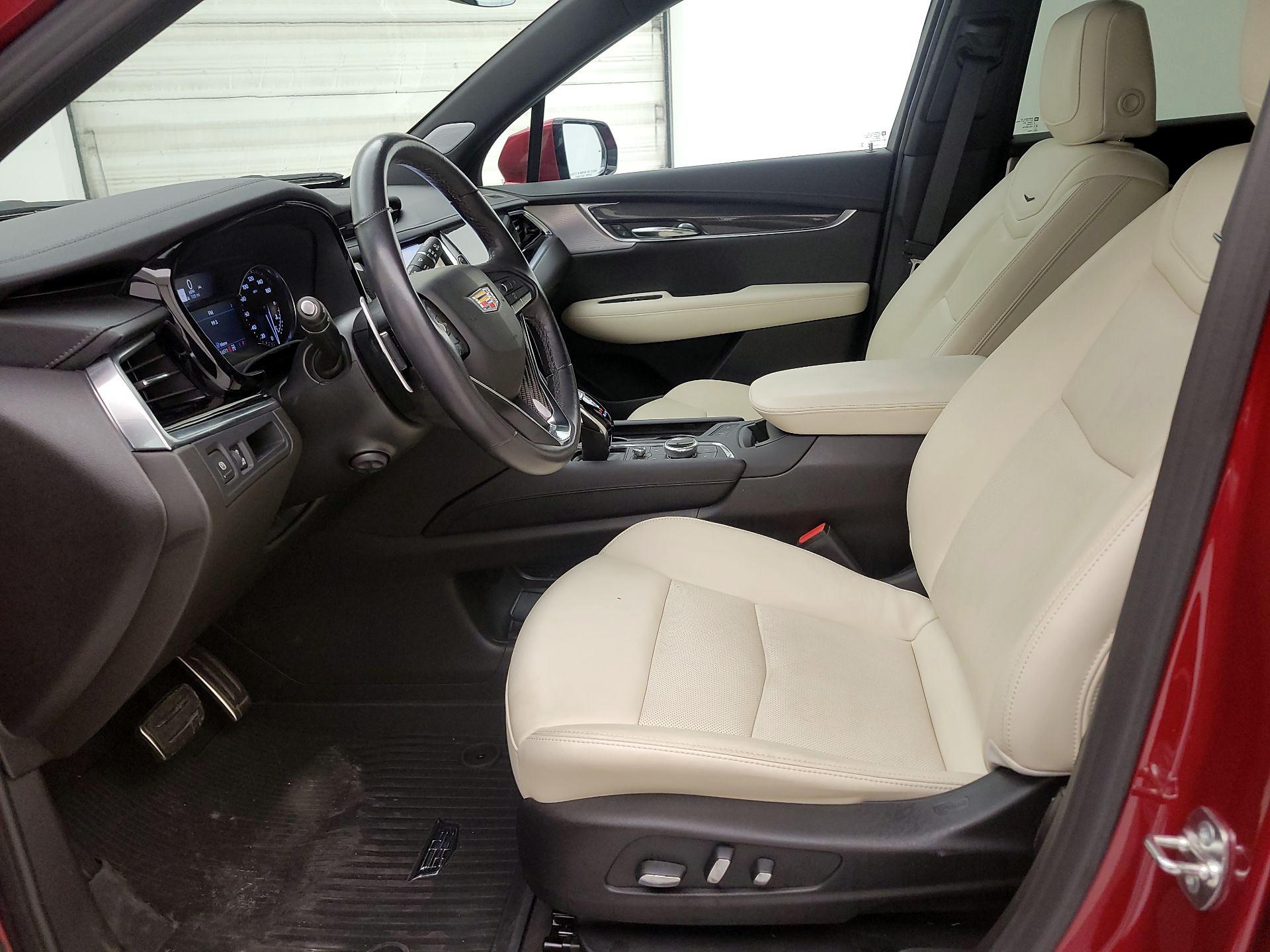Thumbnail: 2024 Cadillac XT6 - 11