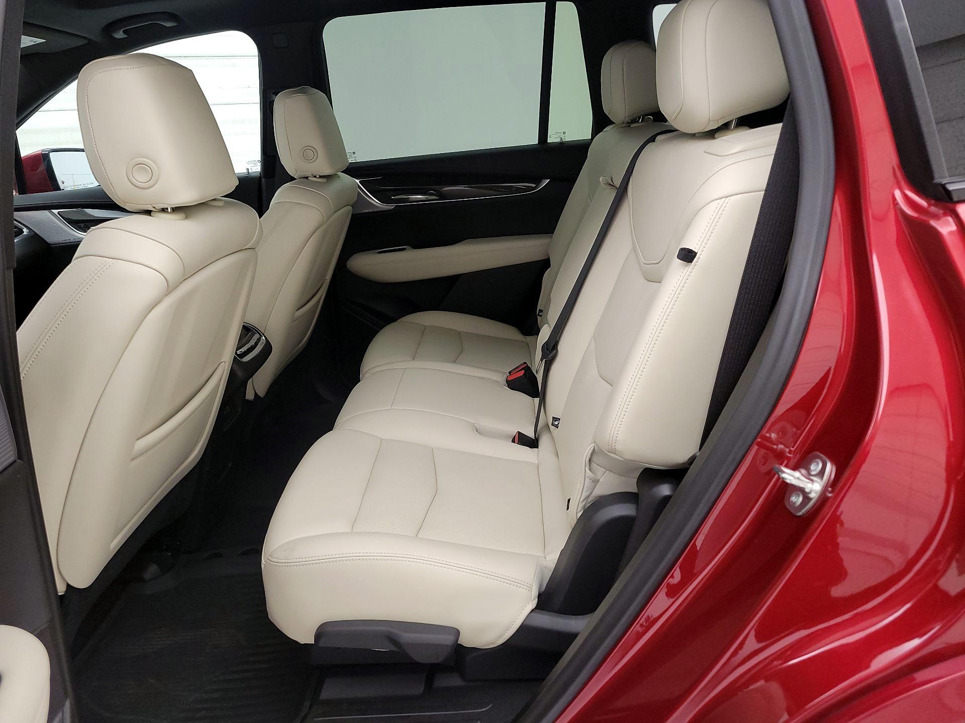 Thumbnail: 2024 Cadillac XT6 - 20