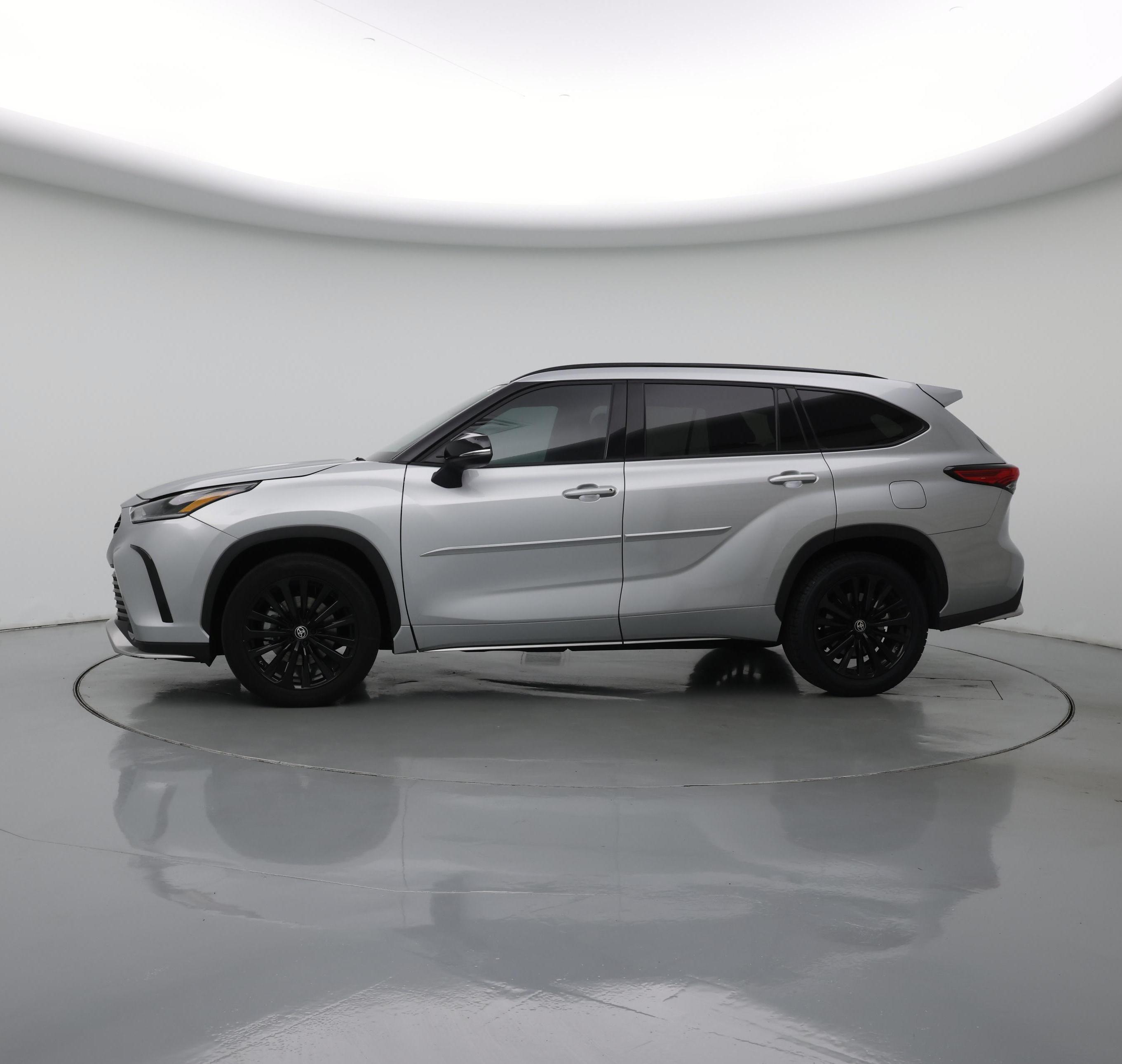 Thumbnail: 2023 Toyota Highlander - 3