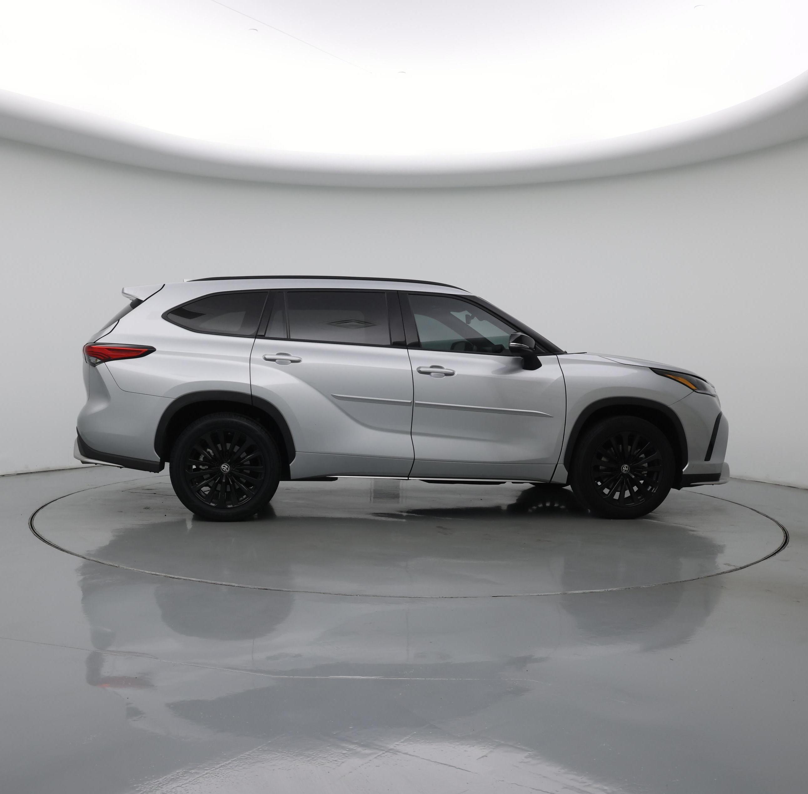 Thumbnail: 2023 Toyota Highlander - 7