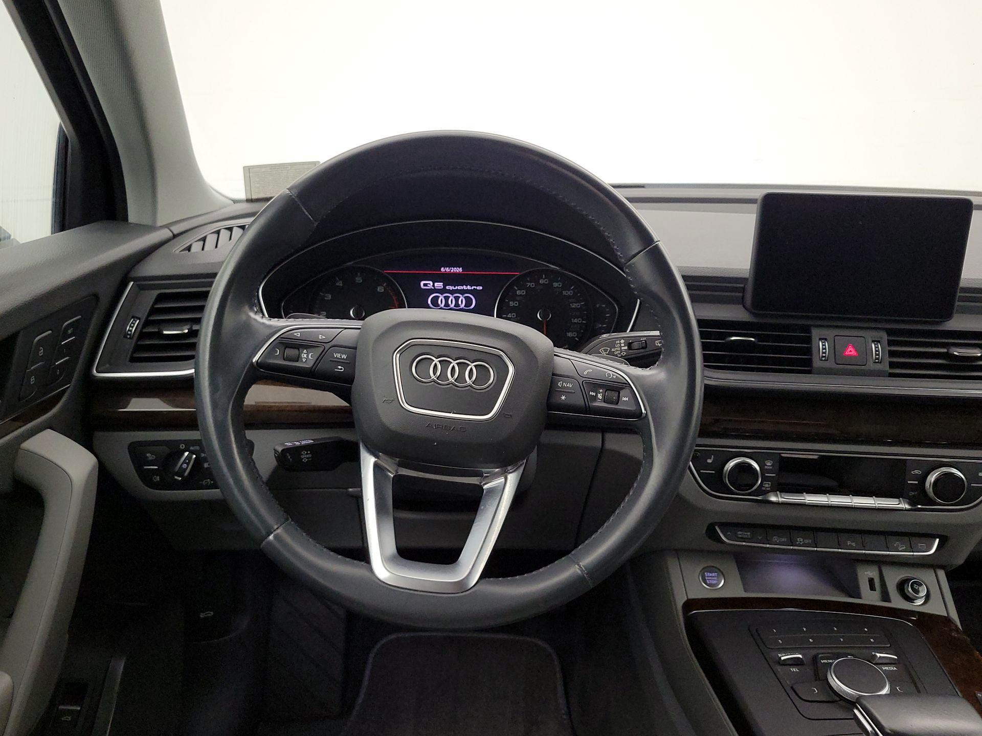 Thumbnail: 2020 Audi Q5 - 10