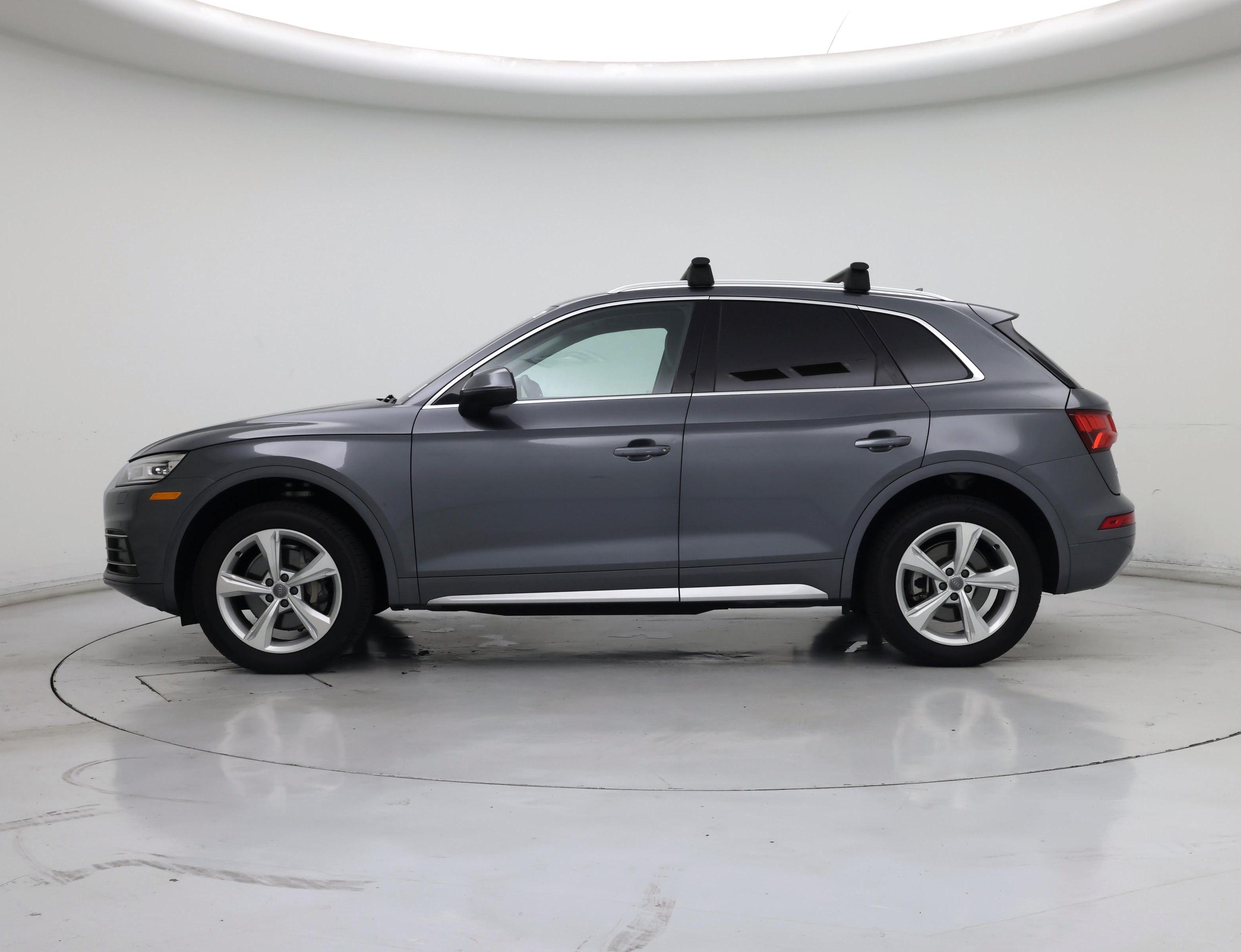 Thumbnail: 2020 Audi Q5 - 3