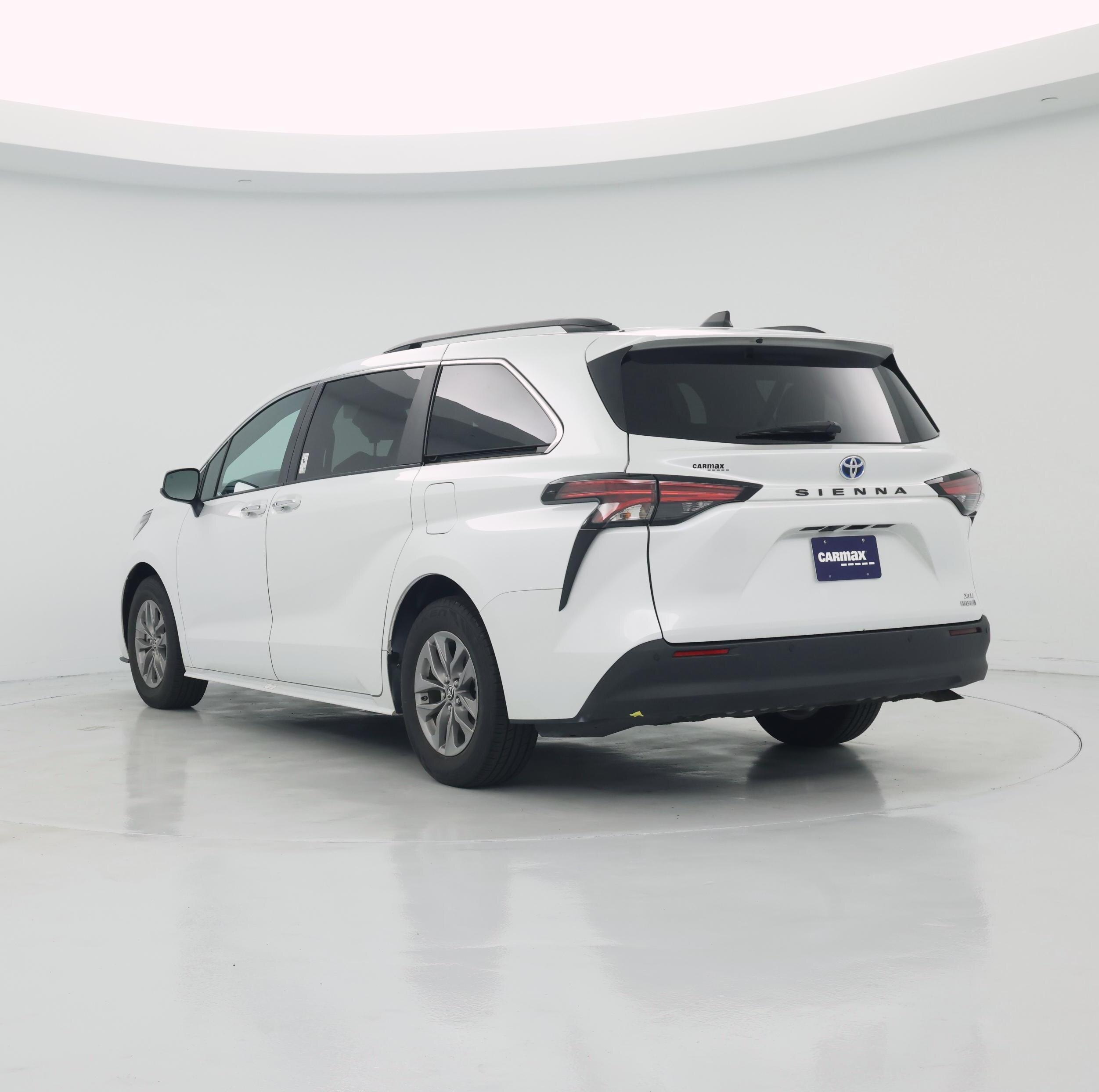 Thumbnail: 2022 Toyota Sienna - 2