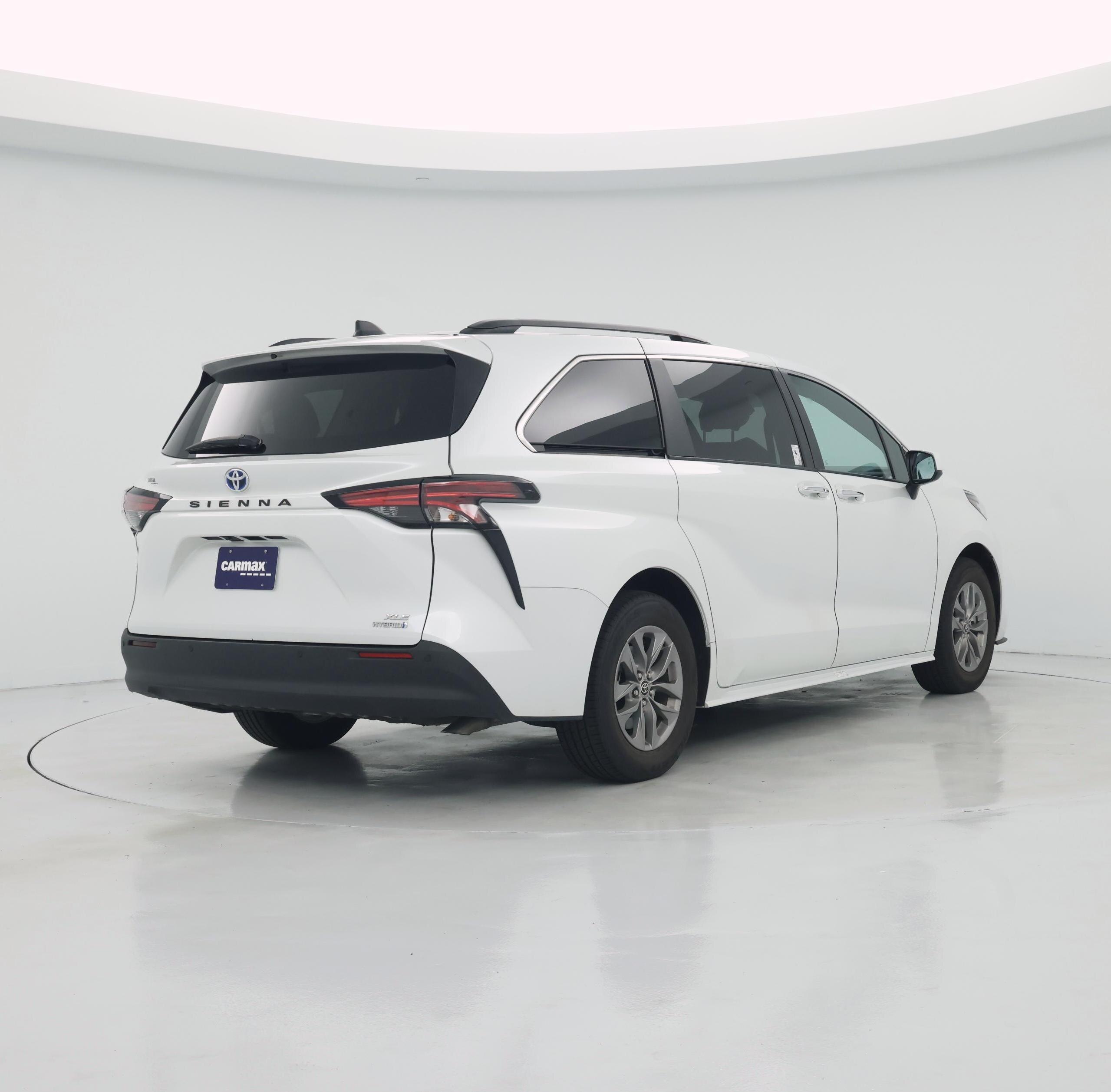 Thumbnail: 2022 Toyota Sienna - 8