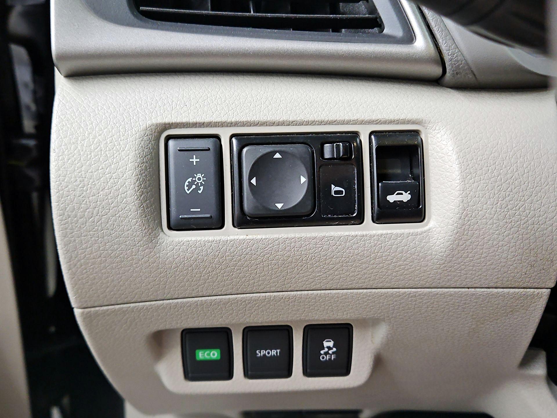 Thumbnail: 2014 Nissan Sentra - 13