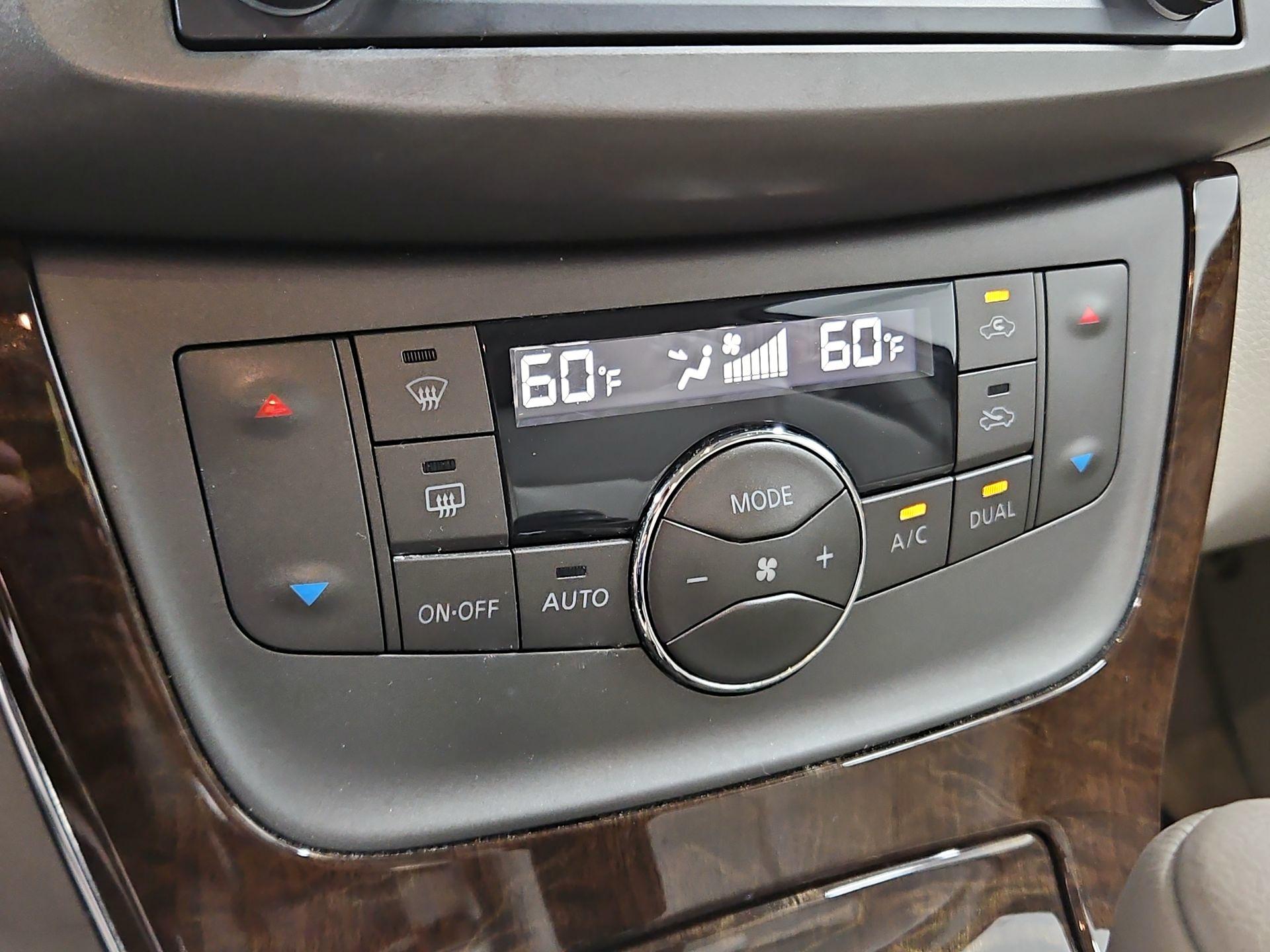 Thumbnail: 2014 Nissan Sentra - 16