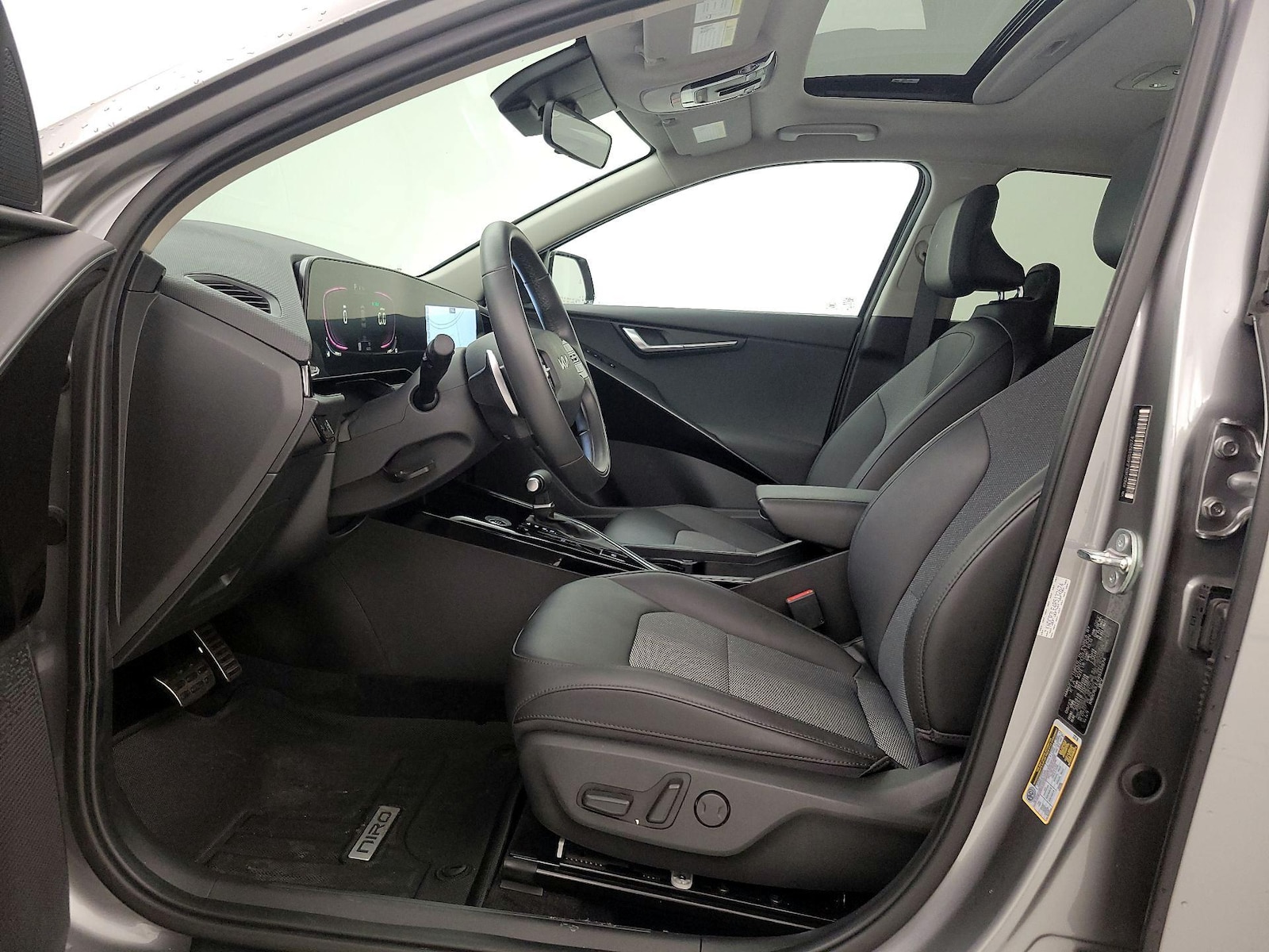 2024 Kia Niro EX Touring - Photo 12