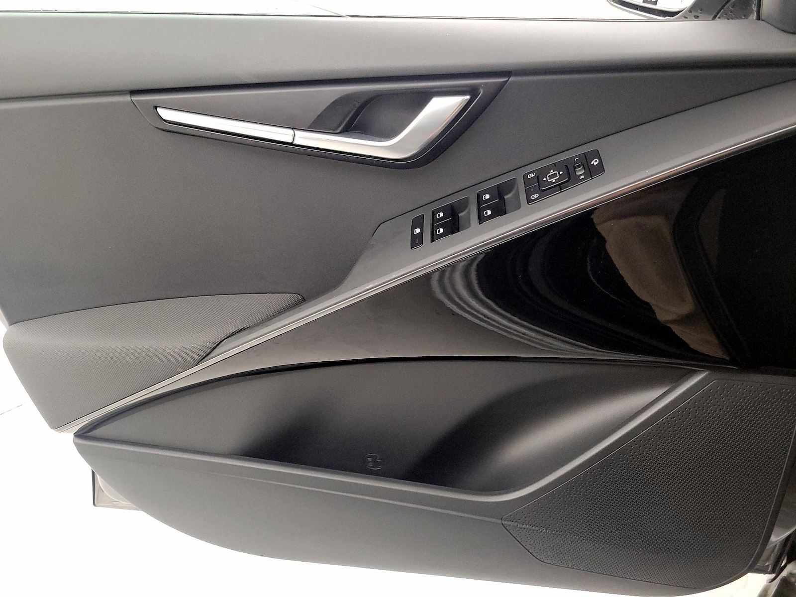 2024 Kia Niro EX Touring - Photo 13