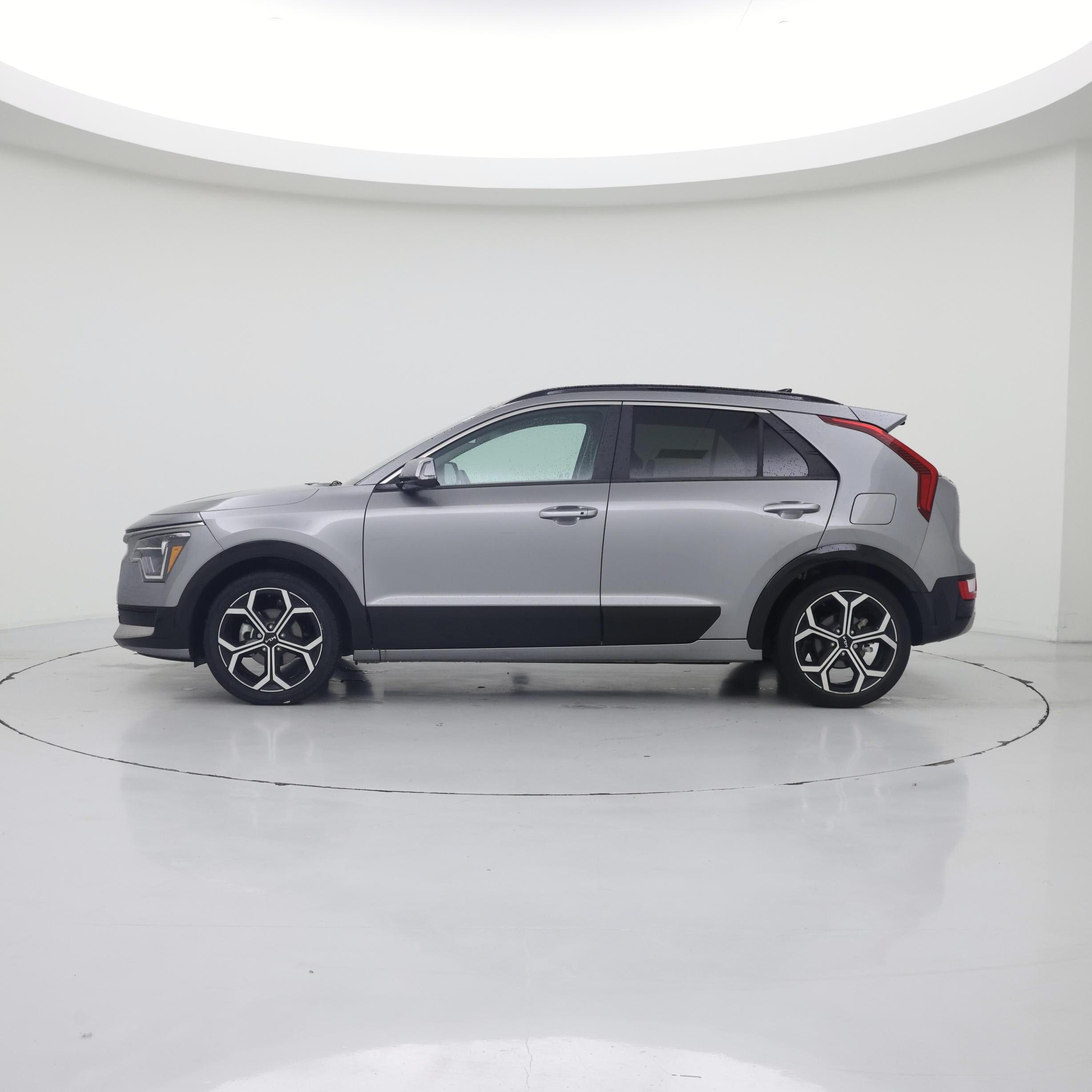 Thumbnail: 2024 Kia Niro - 3