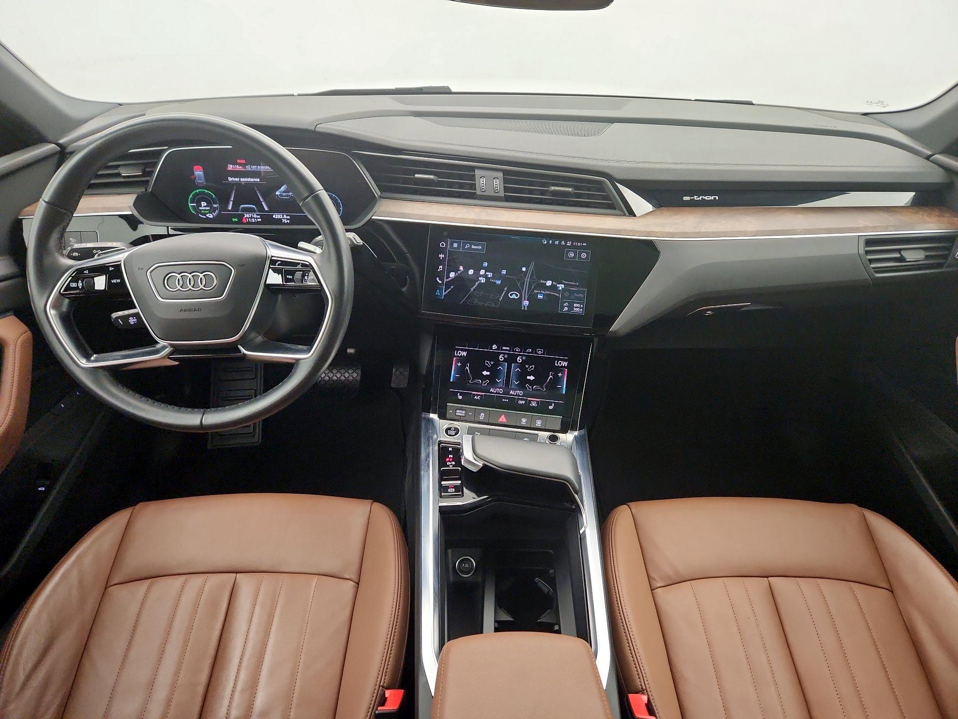 Thumbnail: 2022 Audi e-tron - 9