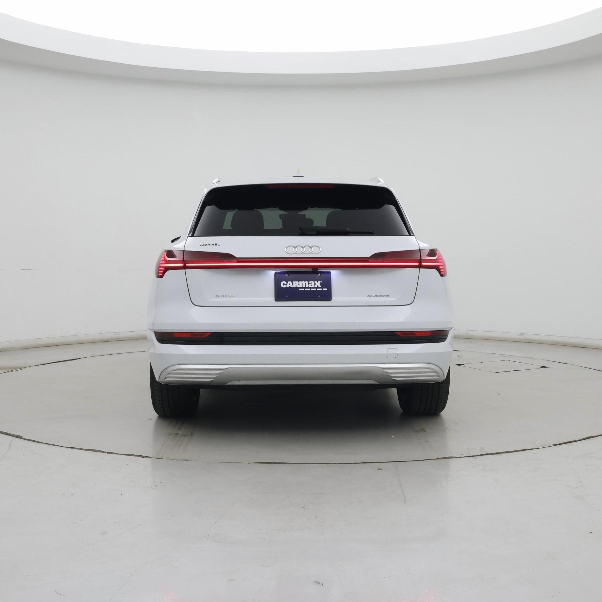 Thumbnail: 2022 Audi e-tron - 6