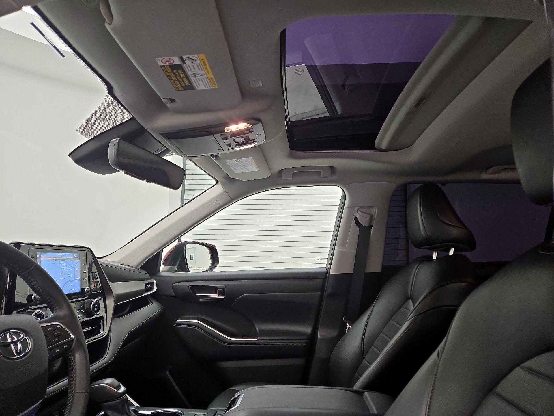 Thumbnail: 2021 Toyota Highlander - 18