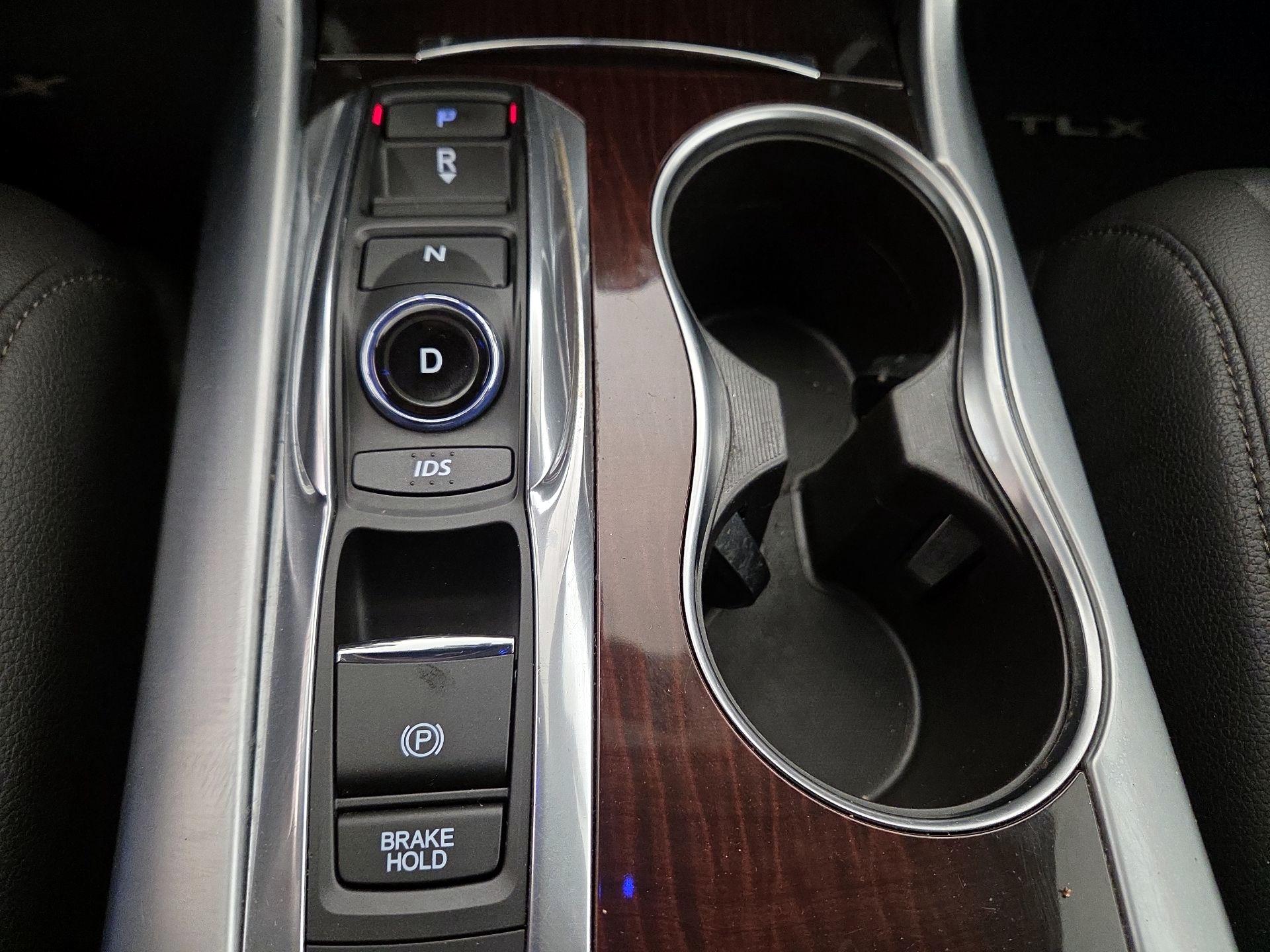 Thumbnail: 2015 Acura TLX - 17