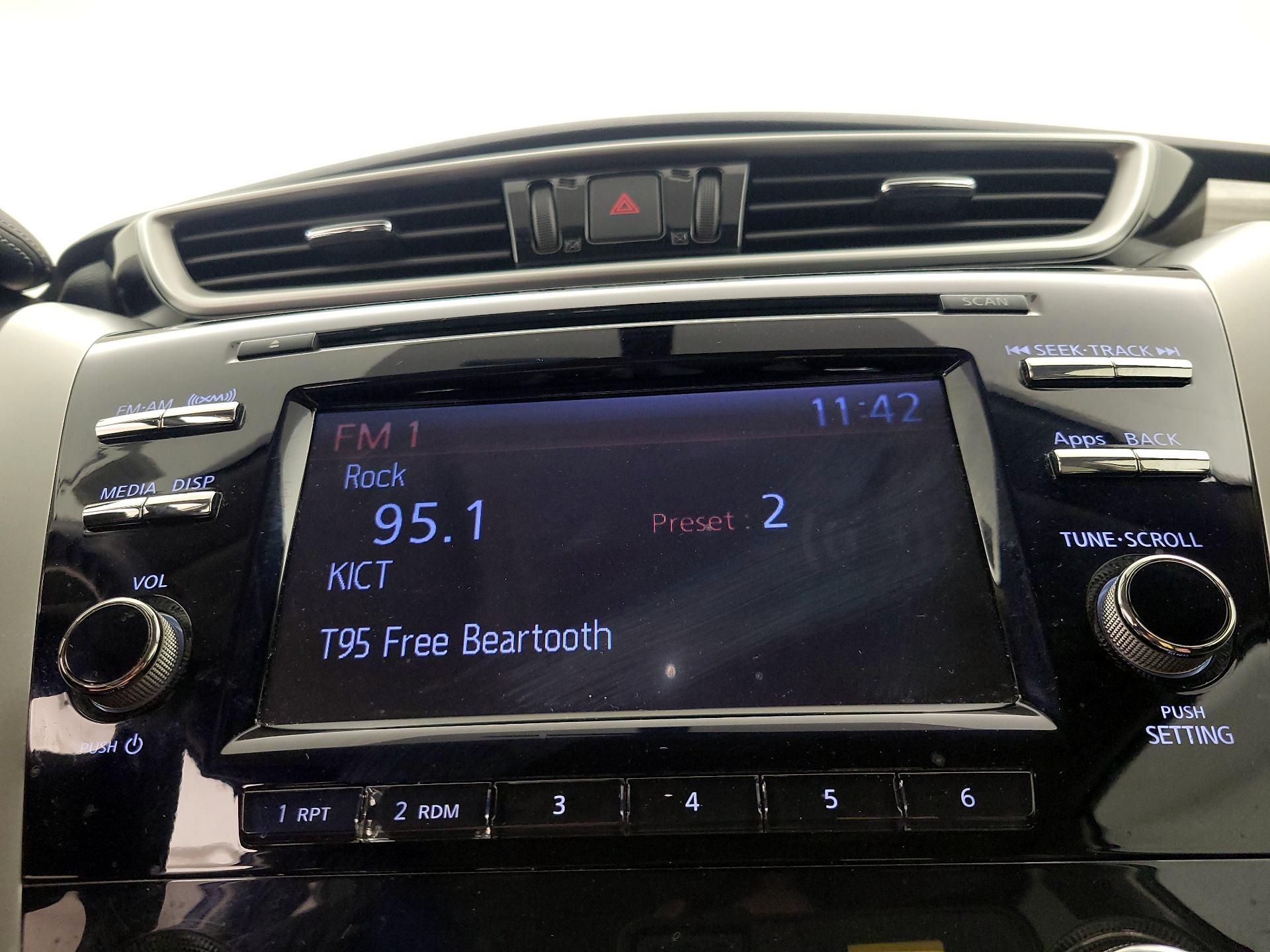 Thumbnail: 2015 Nissan Murano - 15
