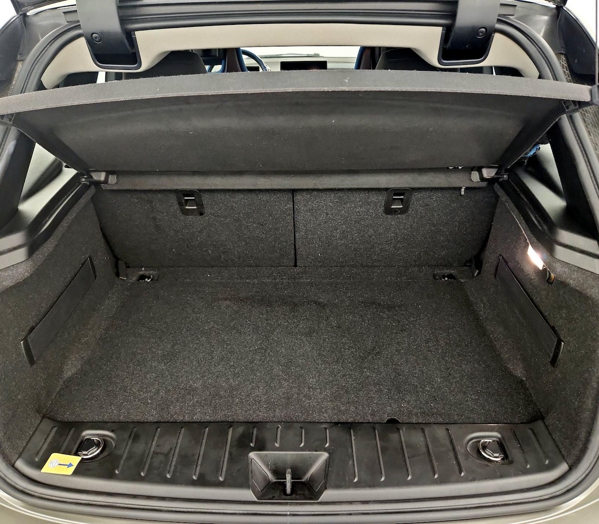 Trunk/Cargo (Seats Up)