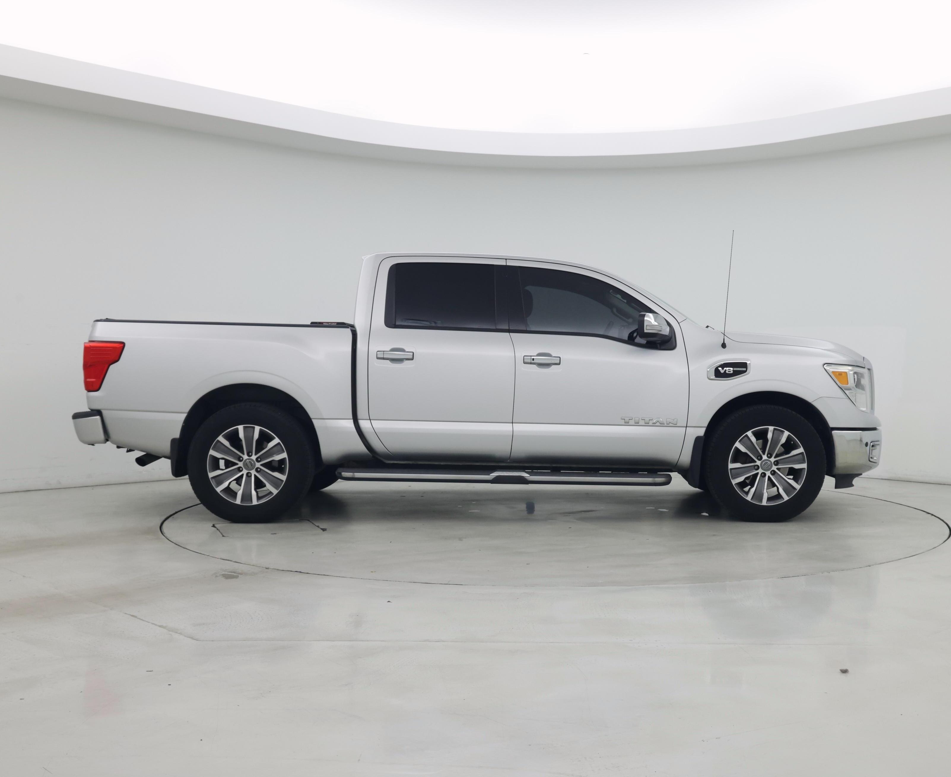 Thumbnail: 2017 Nissan Titan - 7