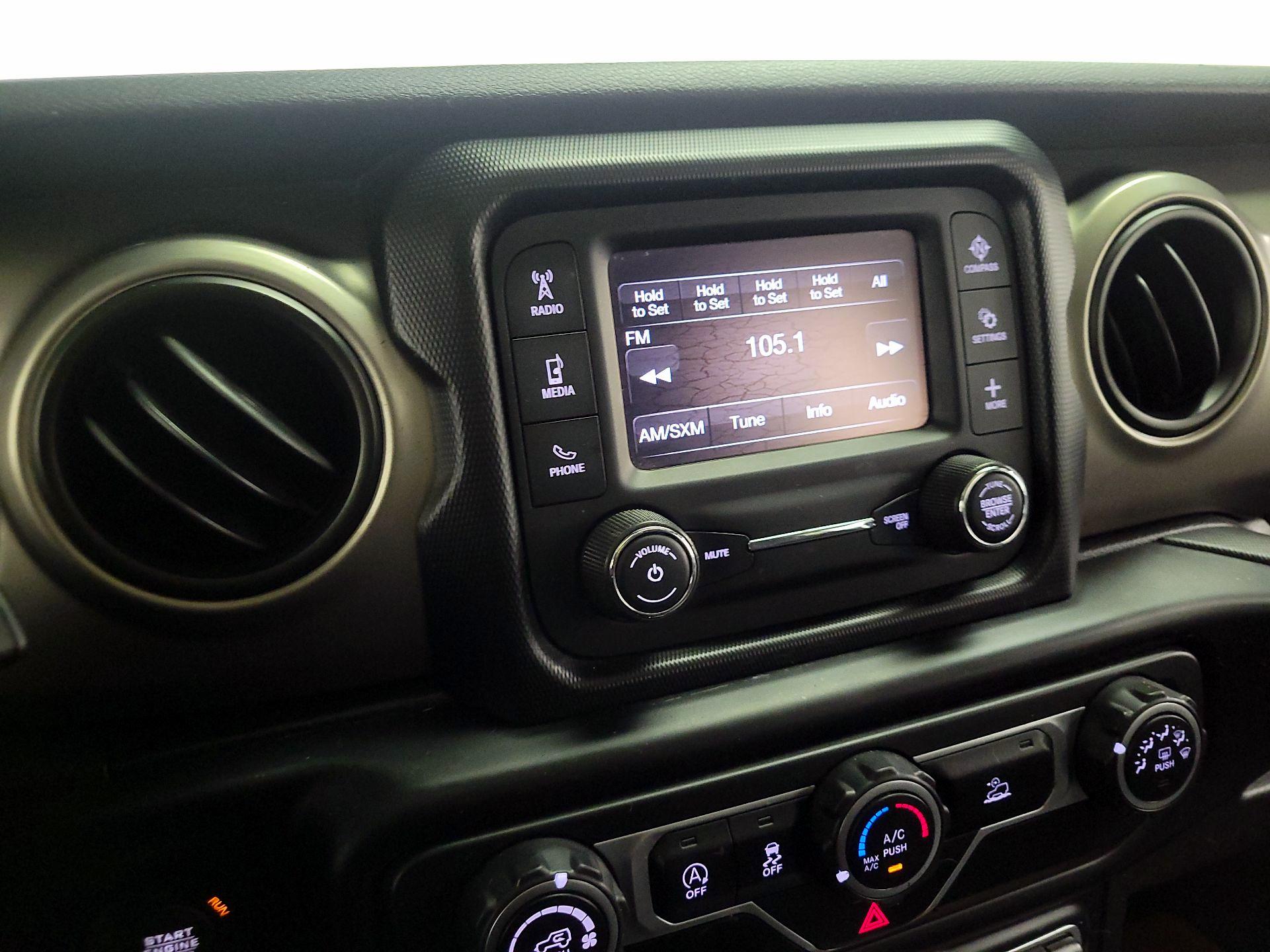 Thumbnail: 2020 Jeep Gladiator - 15