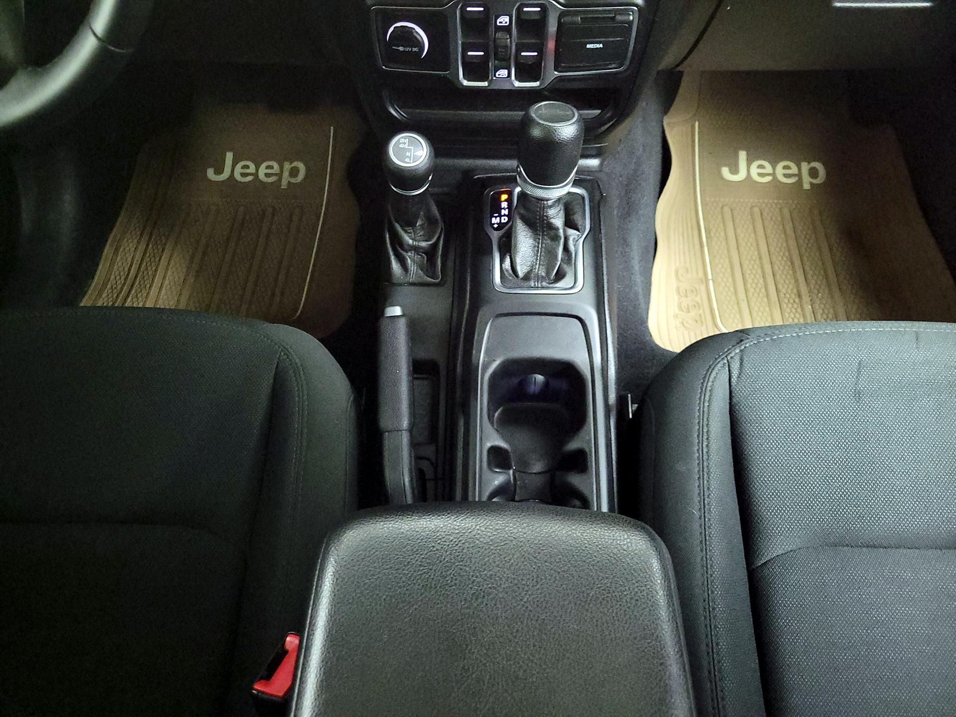 Thumbnail: 2020 Jeep Gladiator - 17
