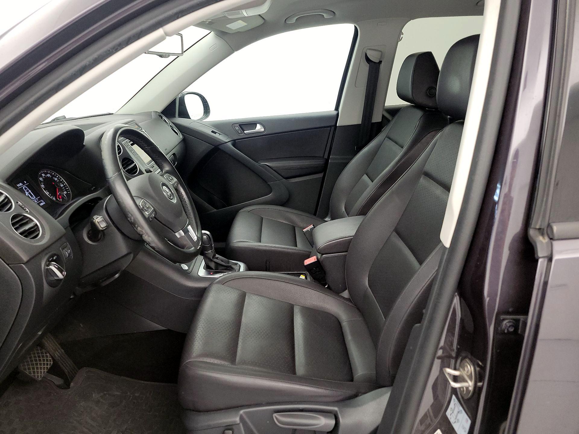Thumbnail: 2016 Volkswagen Tiguan - 11