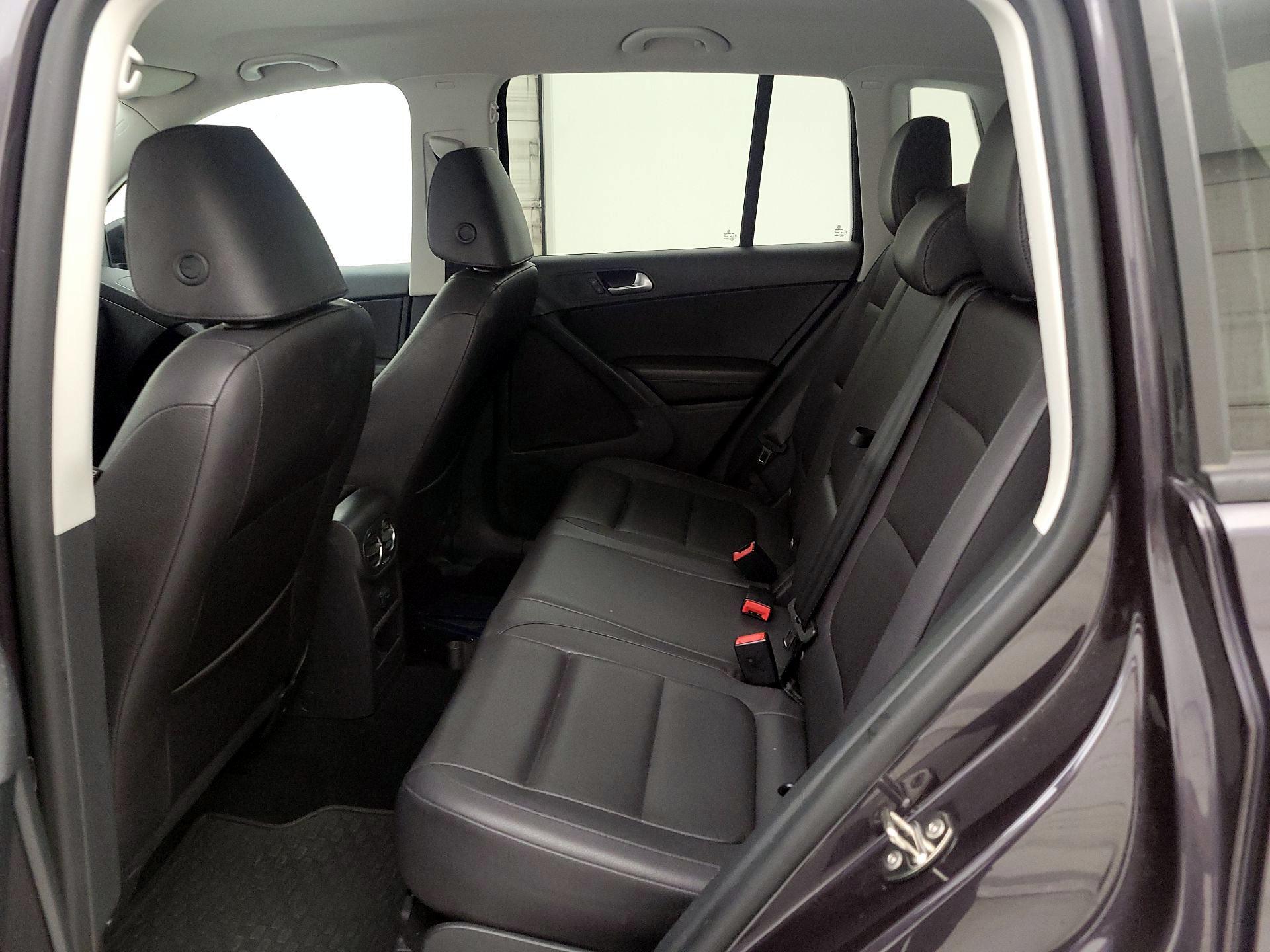 Thumbnail: 2016 Volkswagen Tiguan - 19