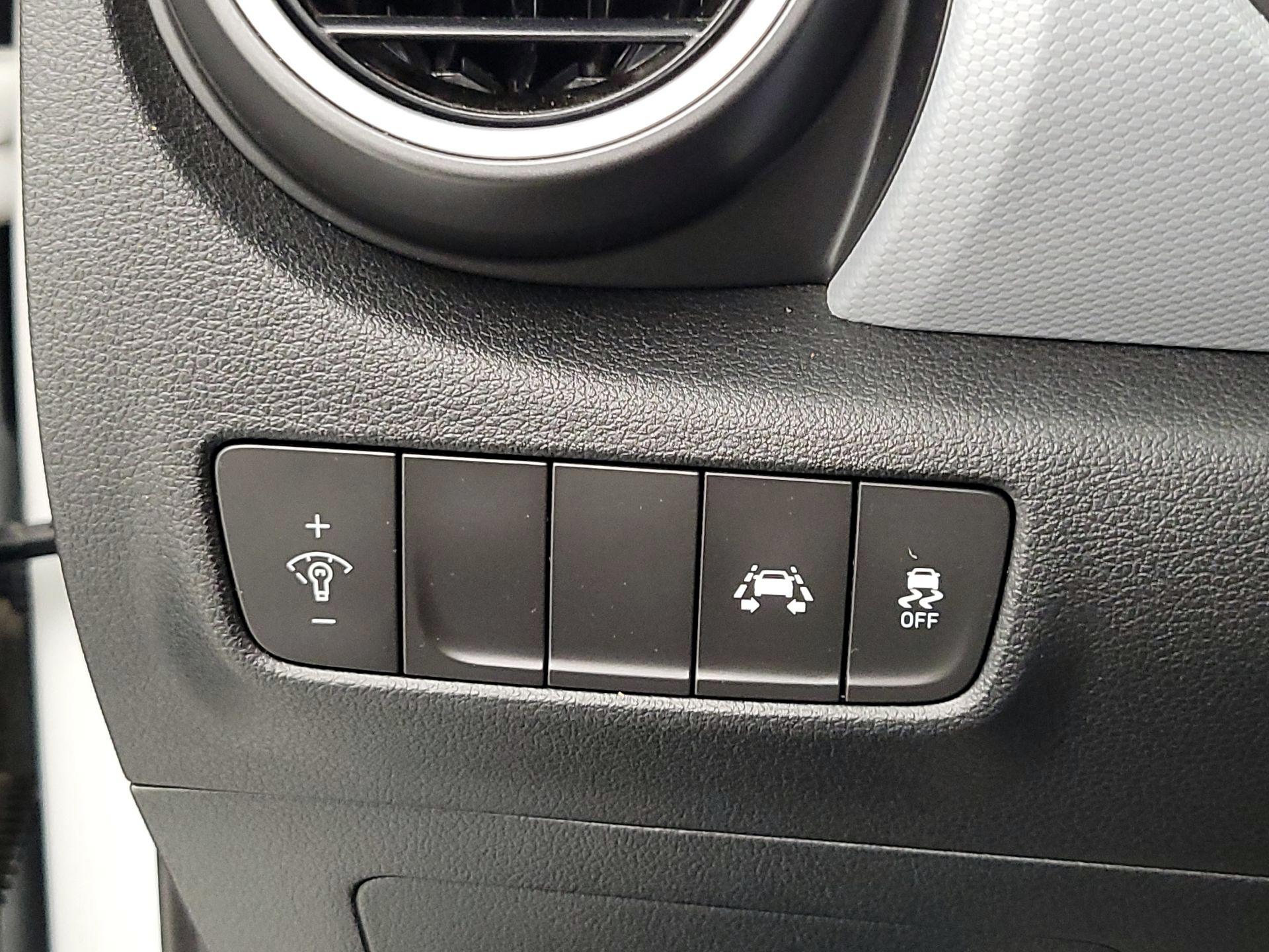 Thumbnail: 2019 Hyundai Kona - 13