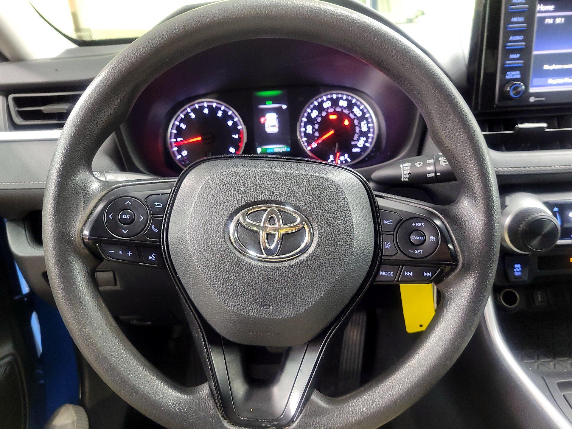 Thumbnail: 2020 Toyota RAV4 - 10