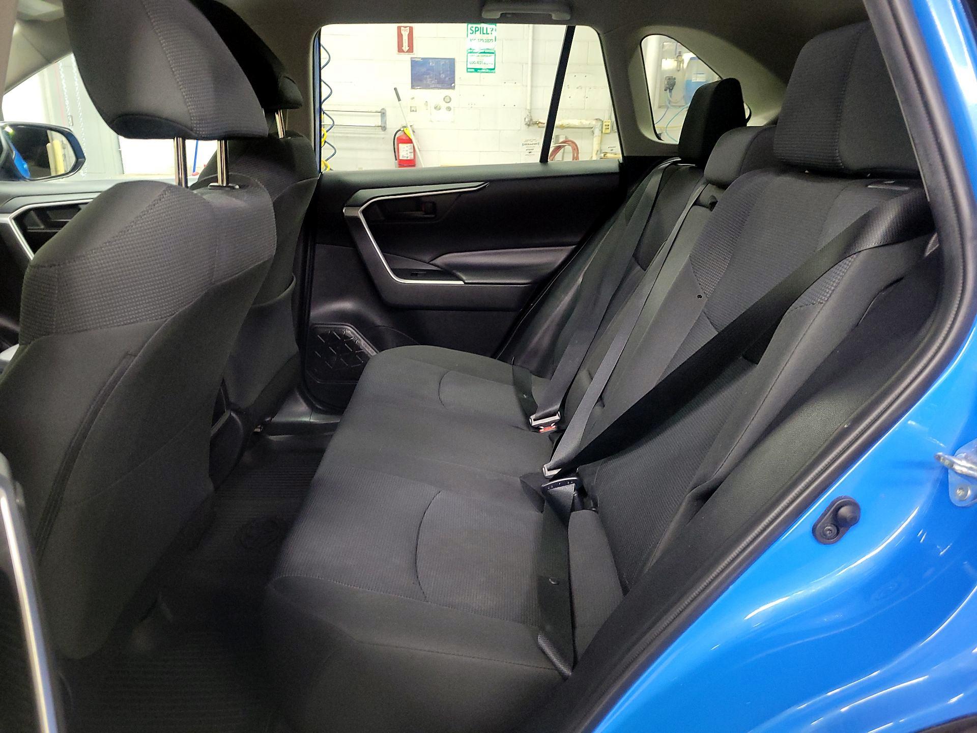 Thumbnail: 2020 Toyota RAV4 - 20