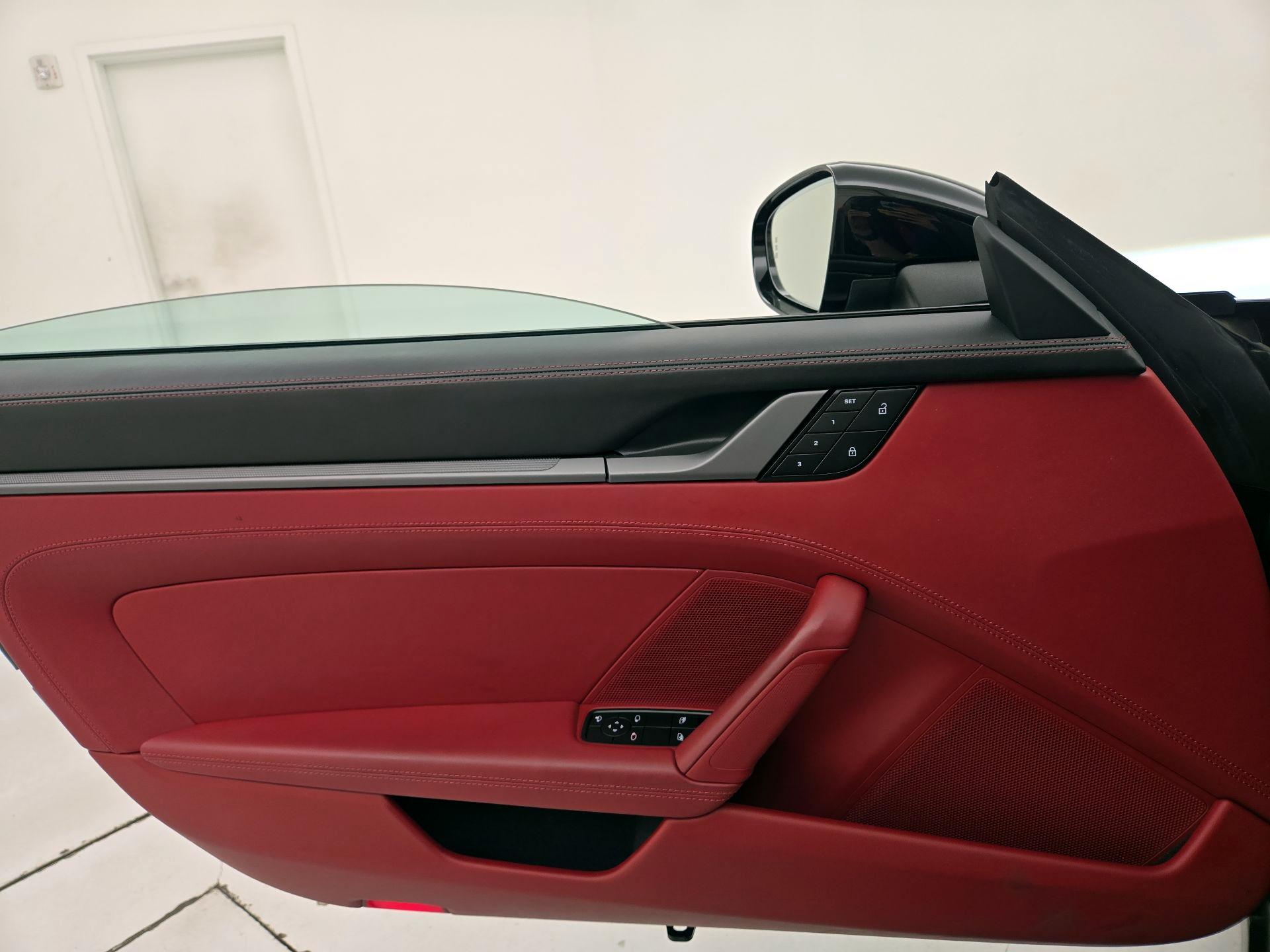 Thumbnail: 2022 Porsche 911 - 12