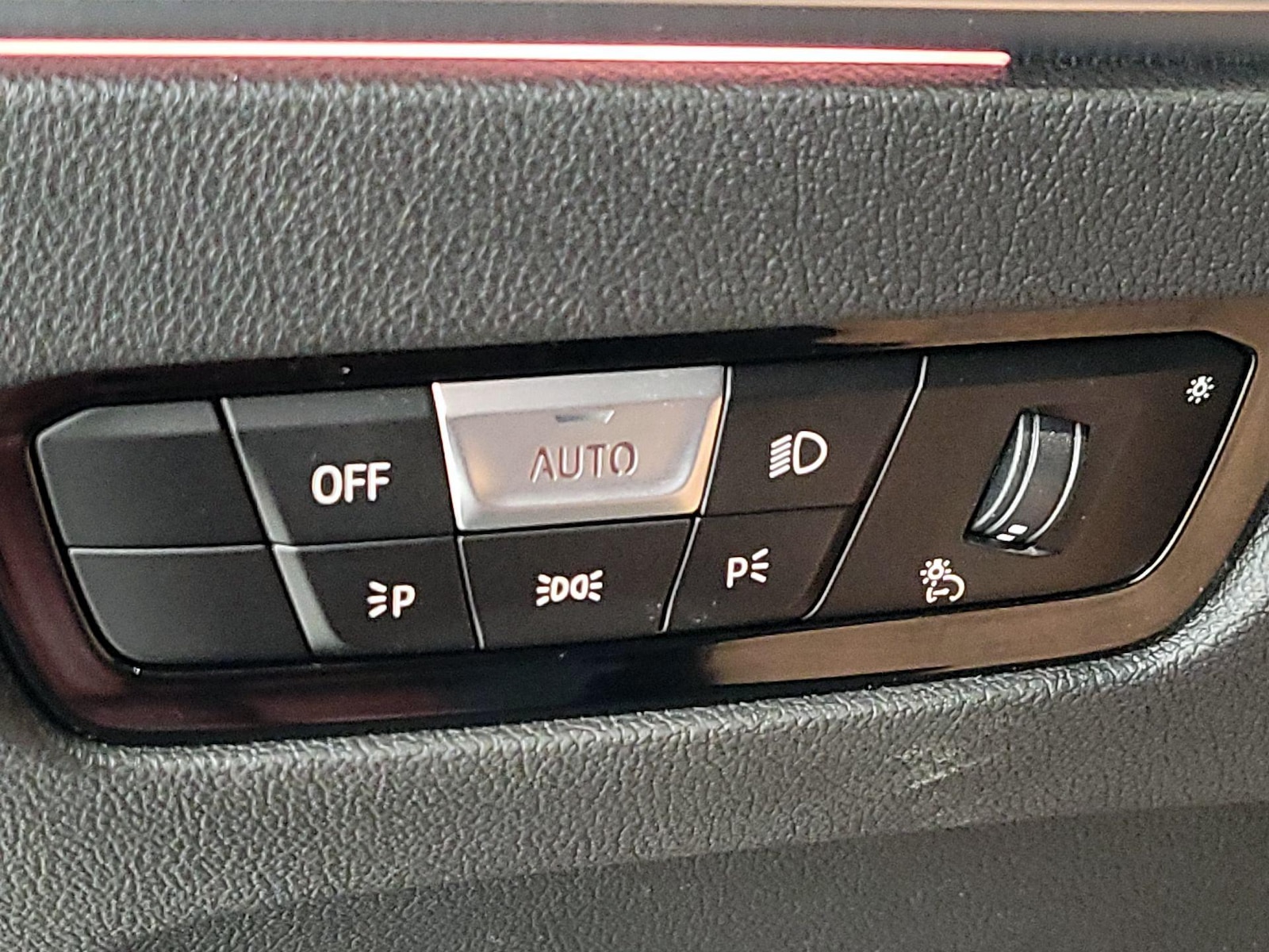 2022 BMW 3 Series 330i - Photo 14