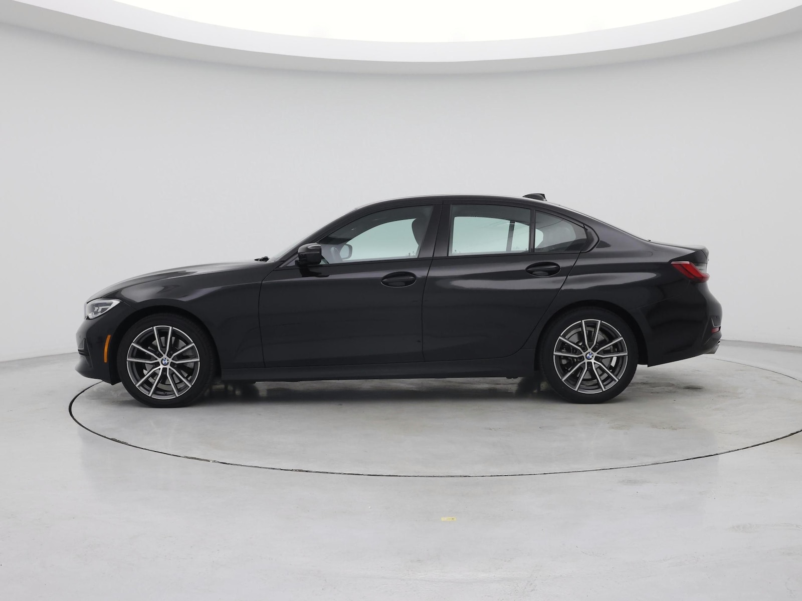 2022 BMW 3 Series 330i - Photo 4
