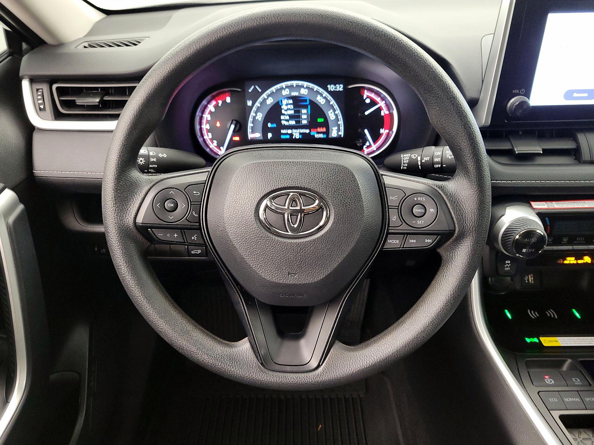 Thumbnail: 2025 Toyota RAV4 - 10