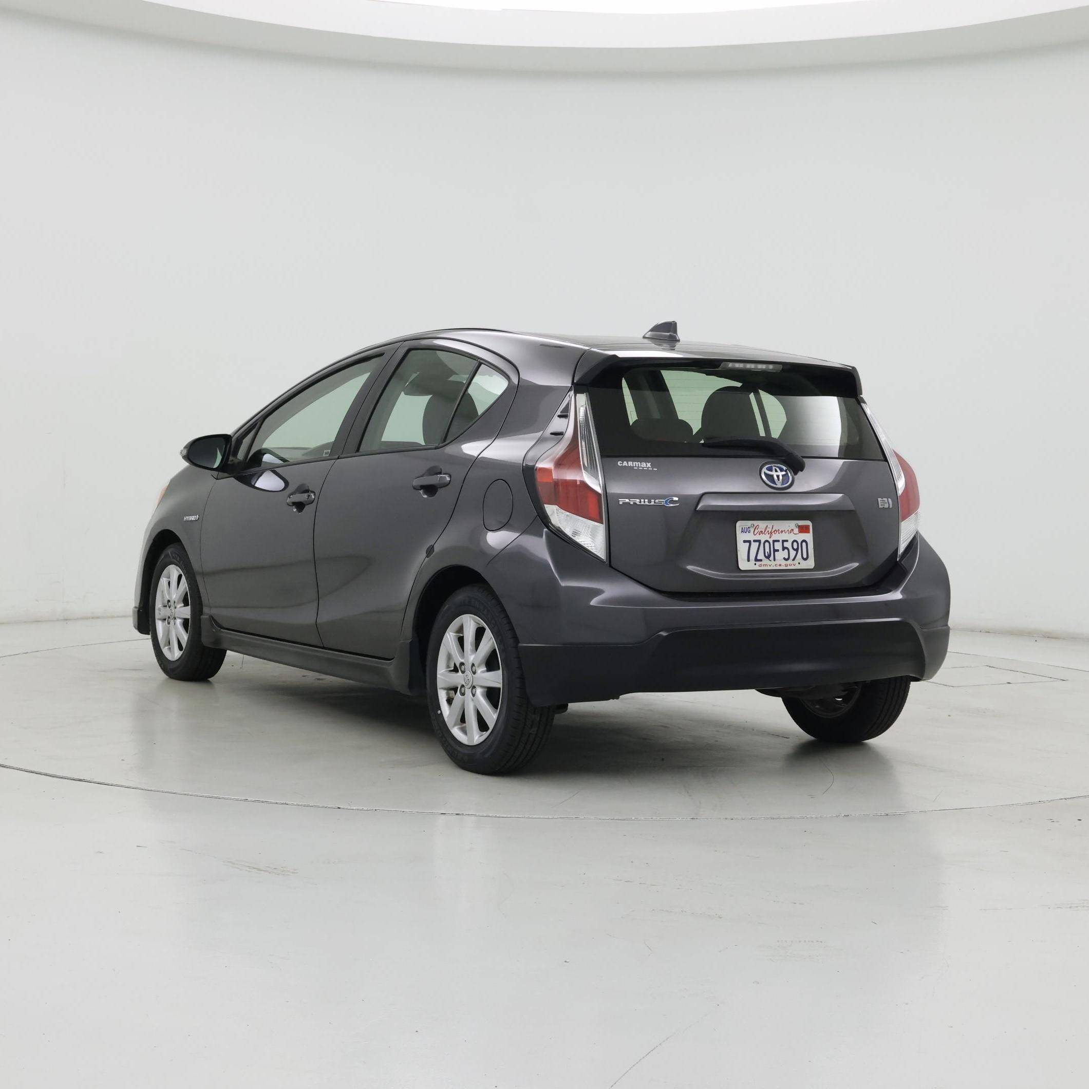 Thumbnail: 2017 Toyota Prius c - 2