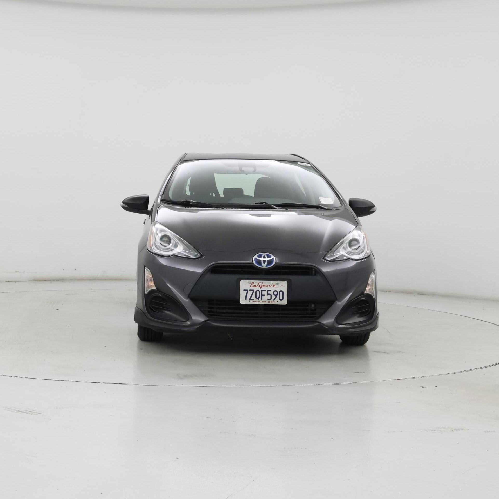 Thumbnail: 2017 Toyota Prius c - 5