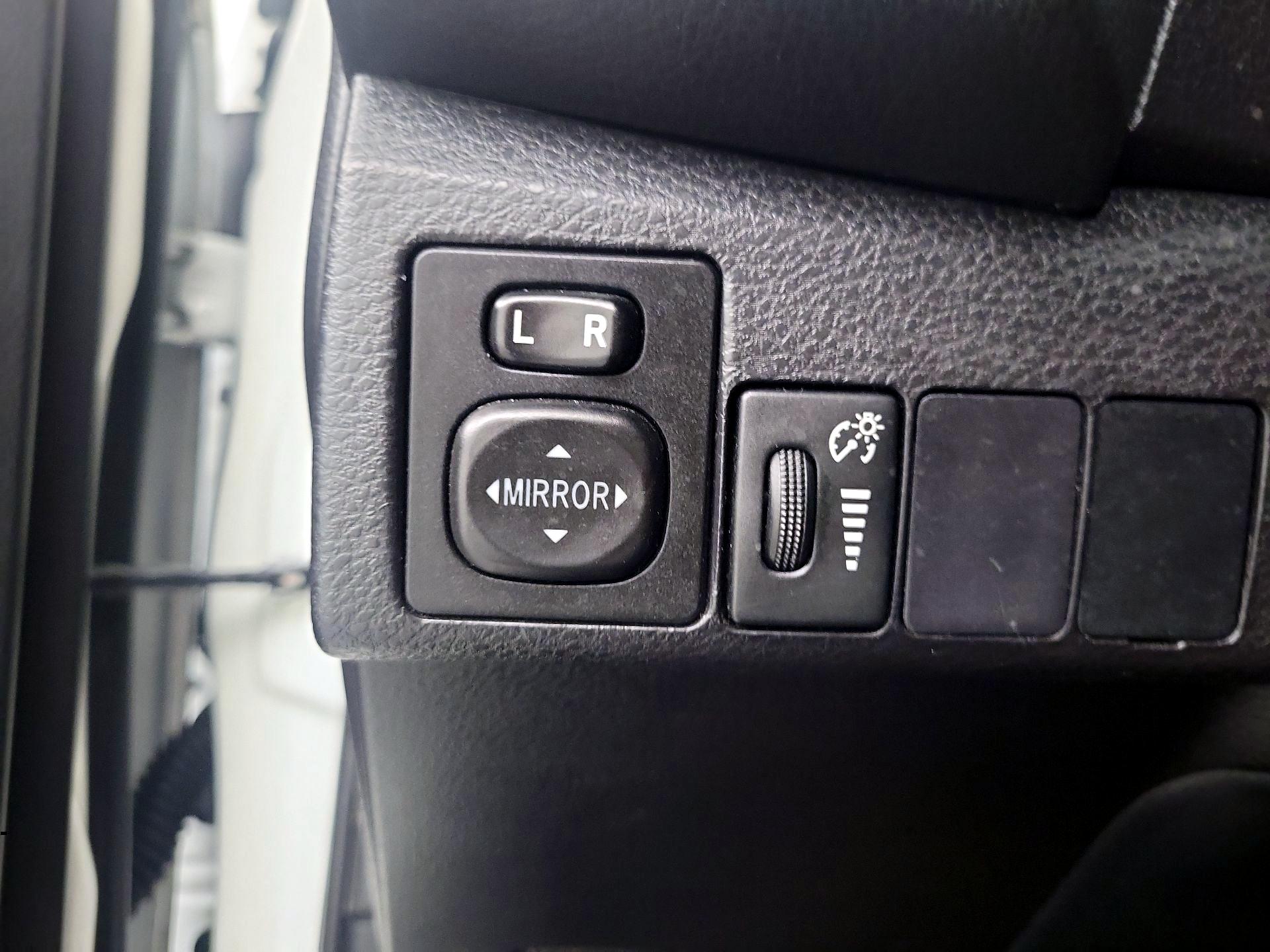 Thumbnail: 2016 Toyota Corolla - 13